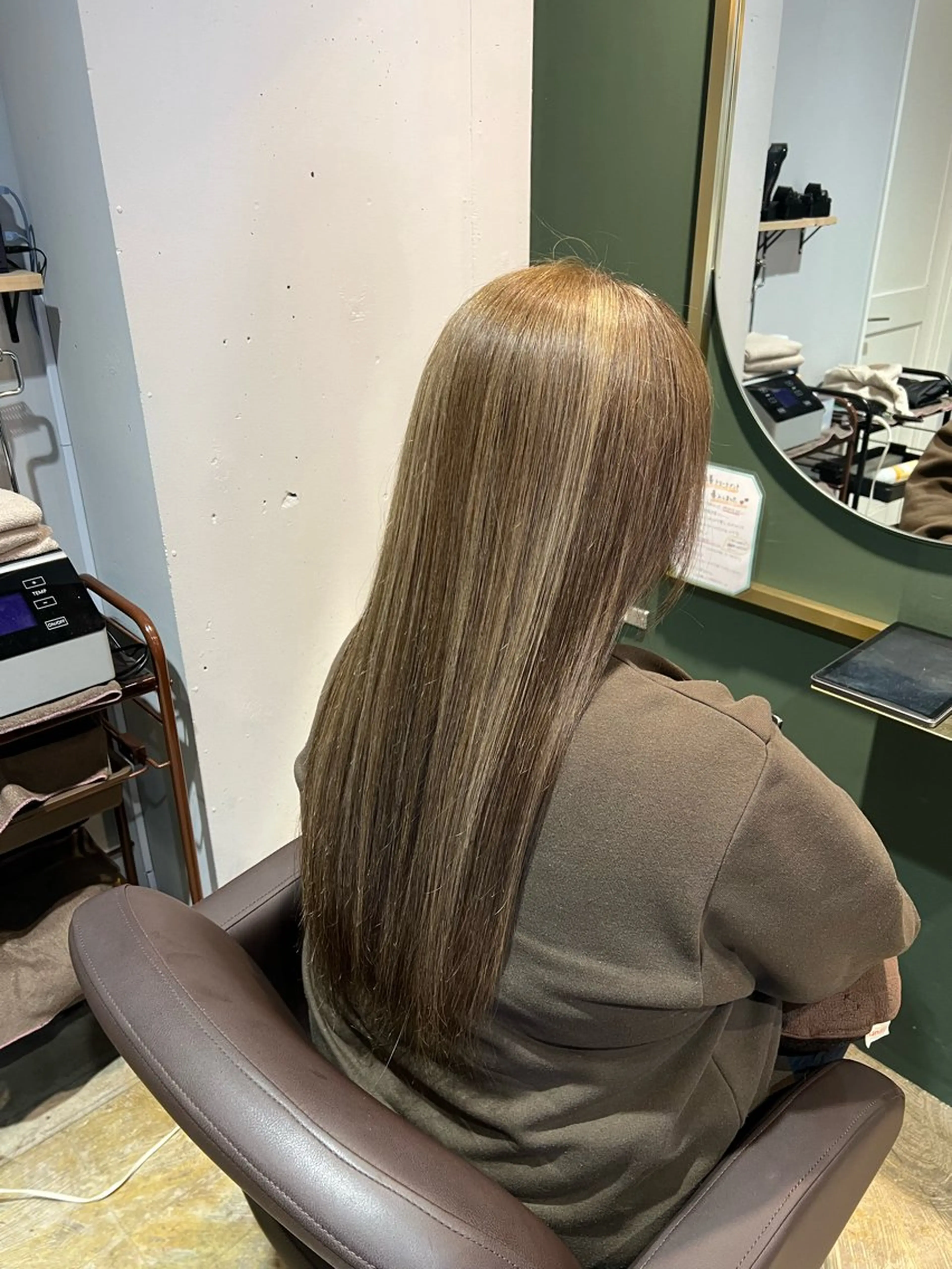 ロング カラー ハイライトカラー ハイライト 髪質改善 ヘアカラー トリートメント ヘッドスパ カラースペシャリスト しょう🧑🏼‍🎨のヘアスタイル