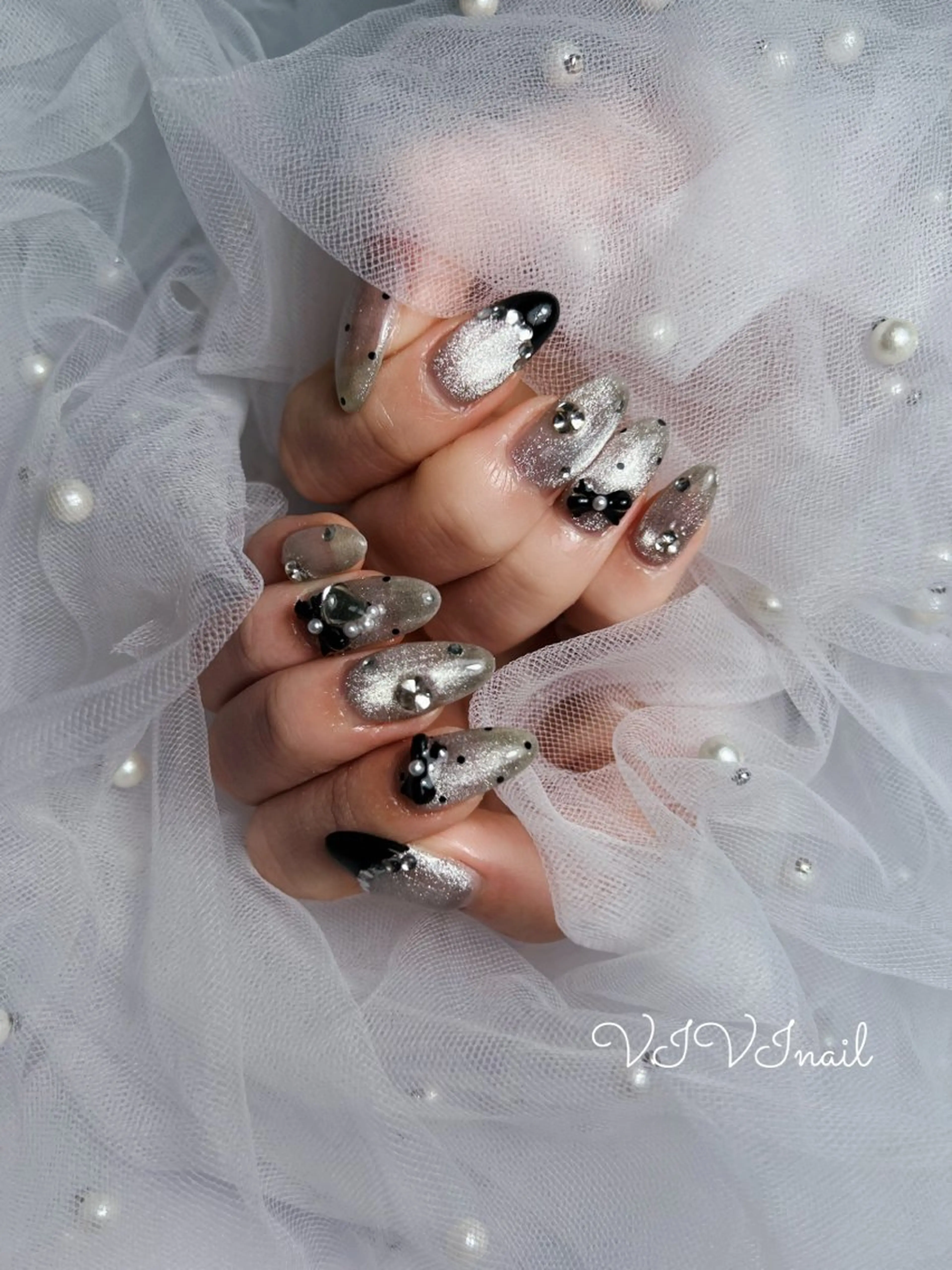 ネイル ドット フレンチネイル マグネットネイル ハンドネイル vivi nailのネイルデザイン