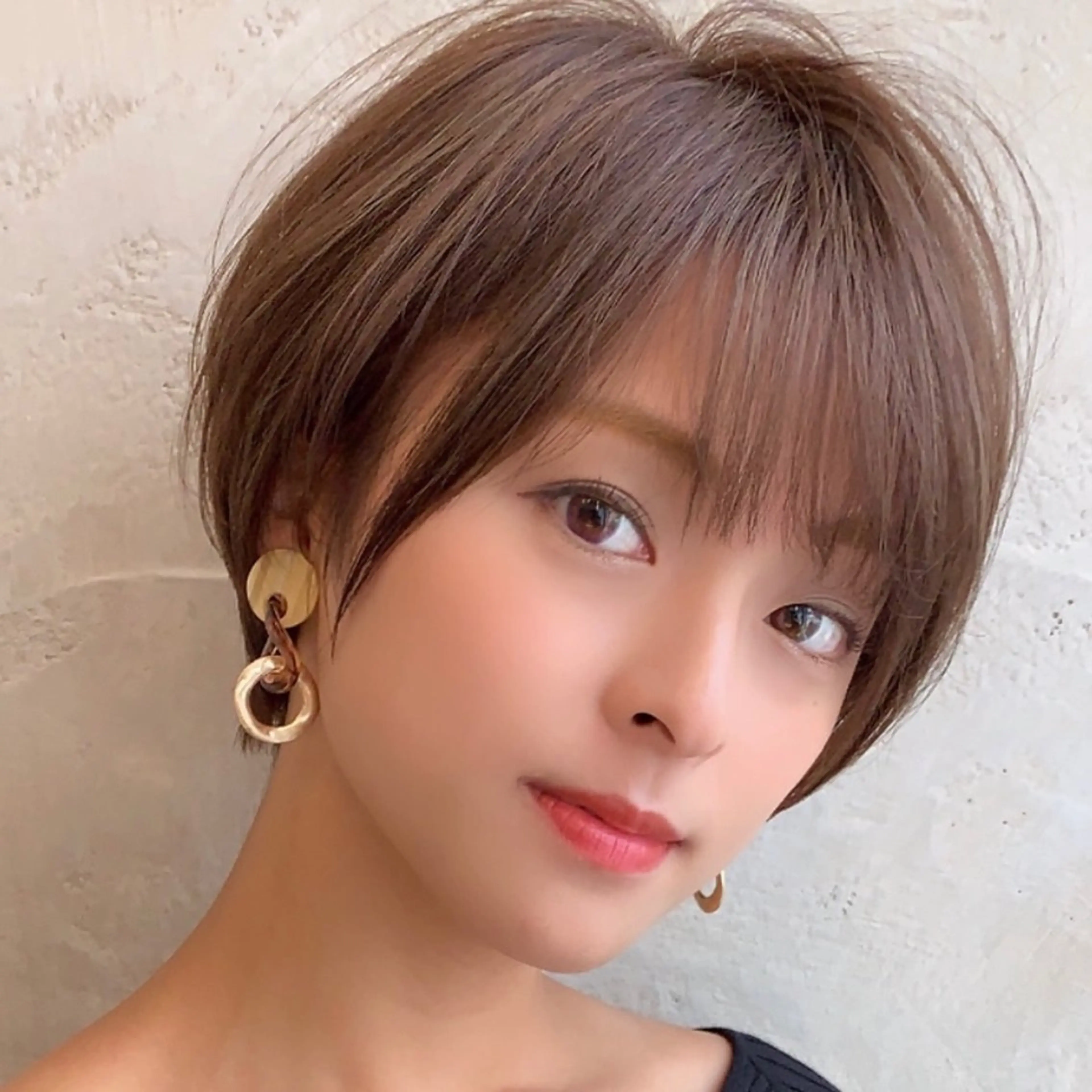 ショート カラー カット ヘアカラー トリートメント 💍新宿ショート 💍岩田莉奈のヘアスタイル