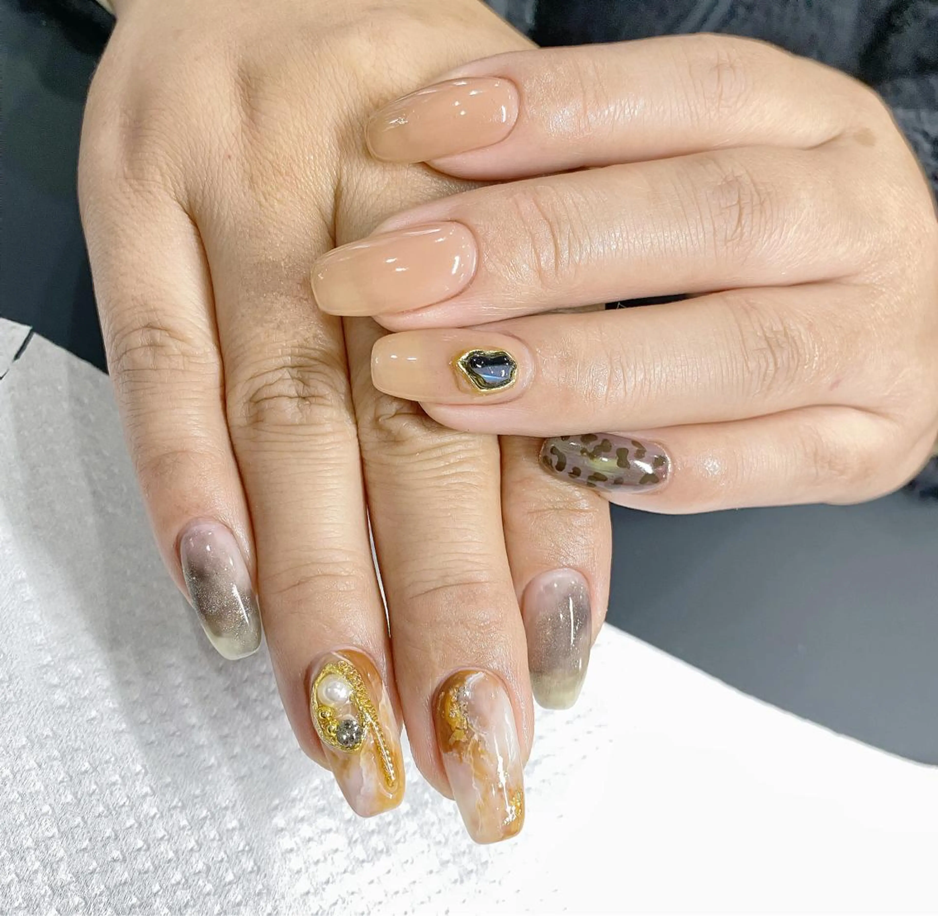 ネイル ゴージャス Lea Beauty salonのネイルデザイン