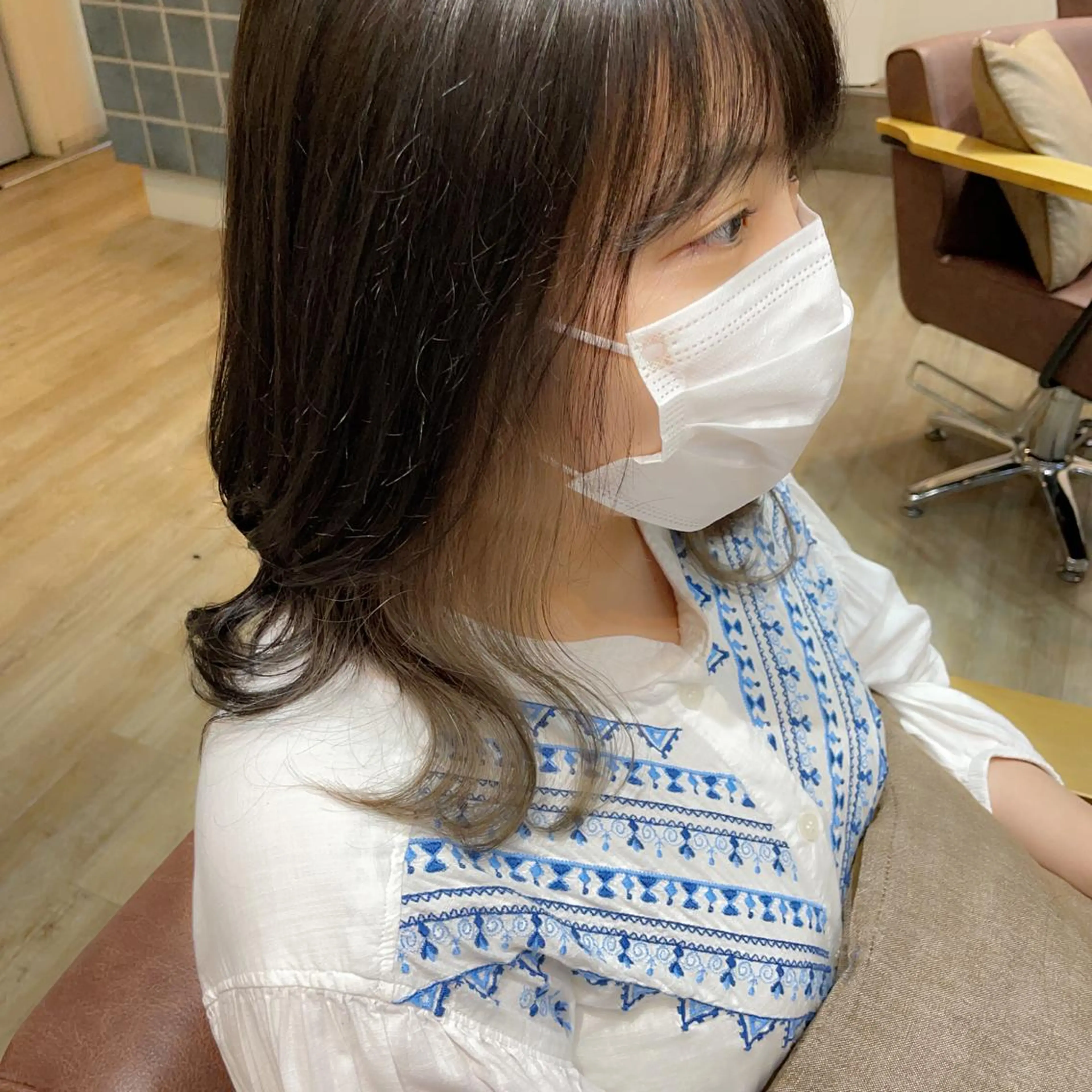 ミディアム カラー ベージュカラー ホワイトベージュ ヘアカラー 🕊miki モテ髪🫧のヘアスタイル