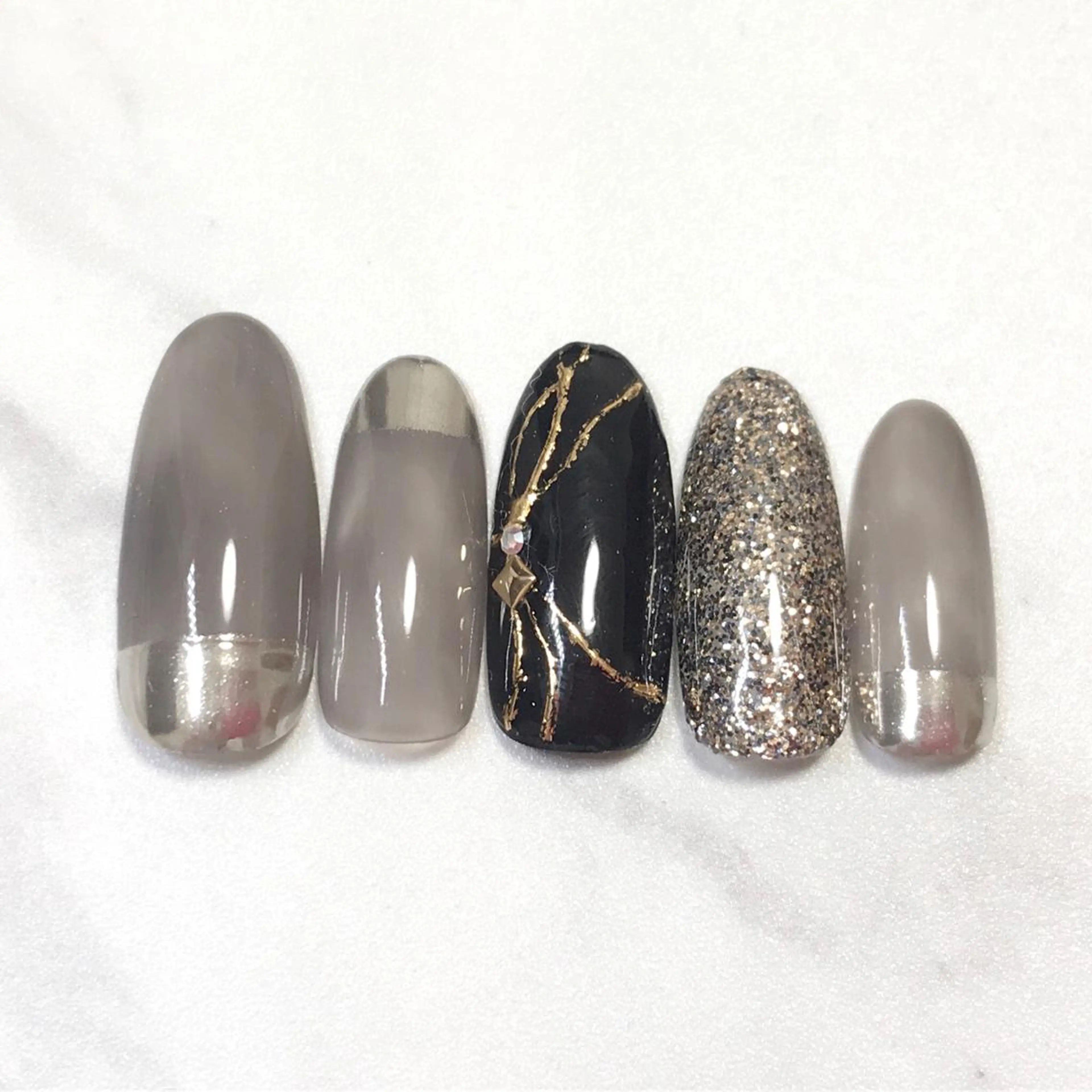 ネイル ミラーネイル ニュアンスネイル ステラ marikominoのネイルデザイン