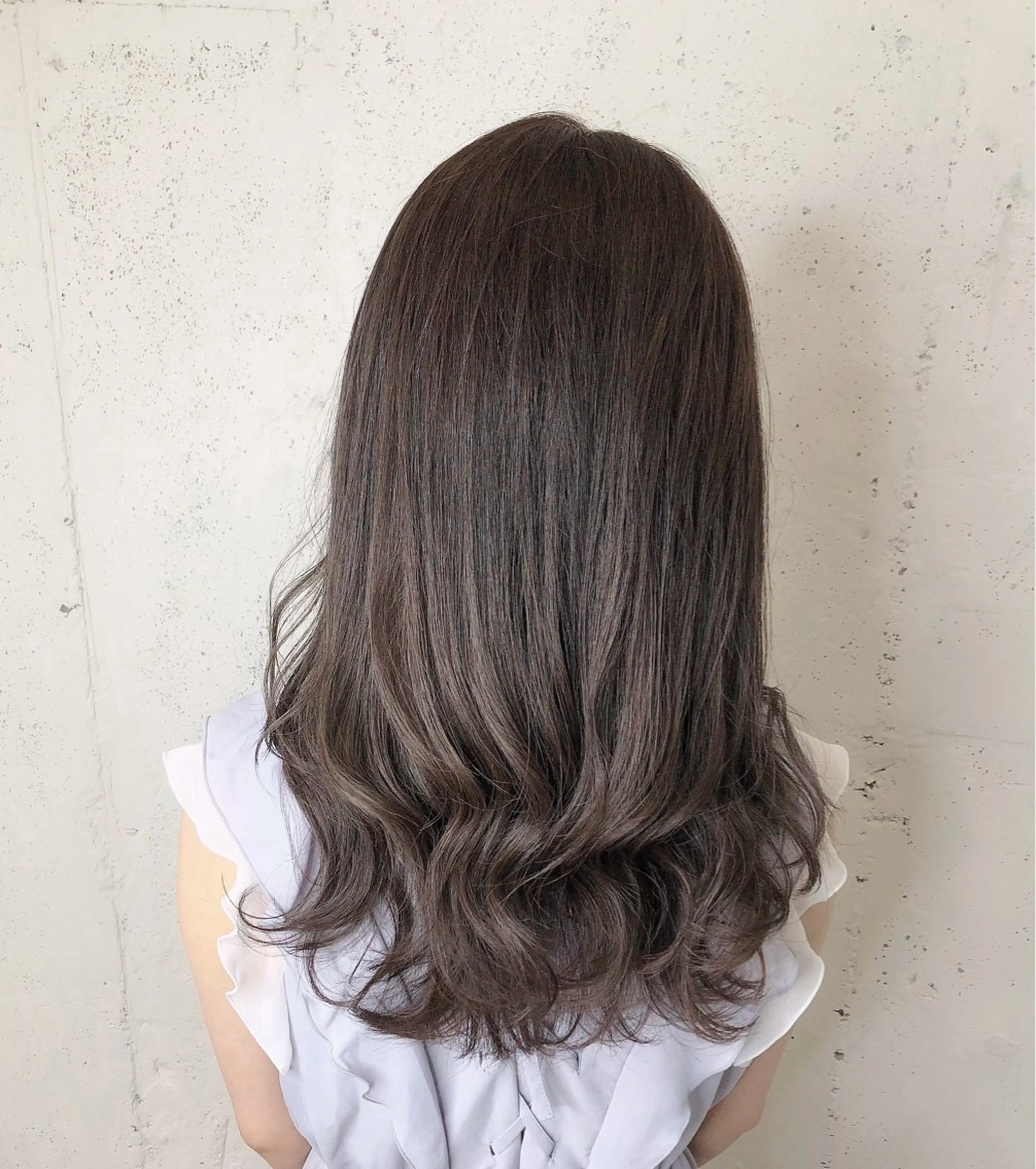 セミロング カラー 透明感カラー🎀／ 寒色カラー／マツエクのヘアスタイル