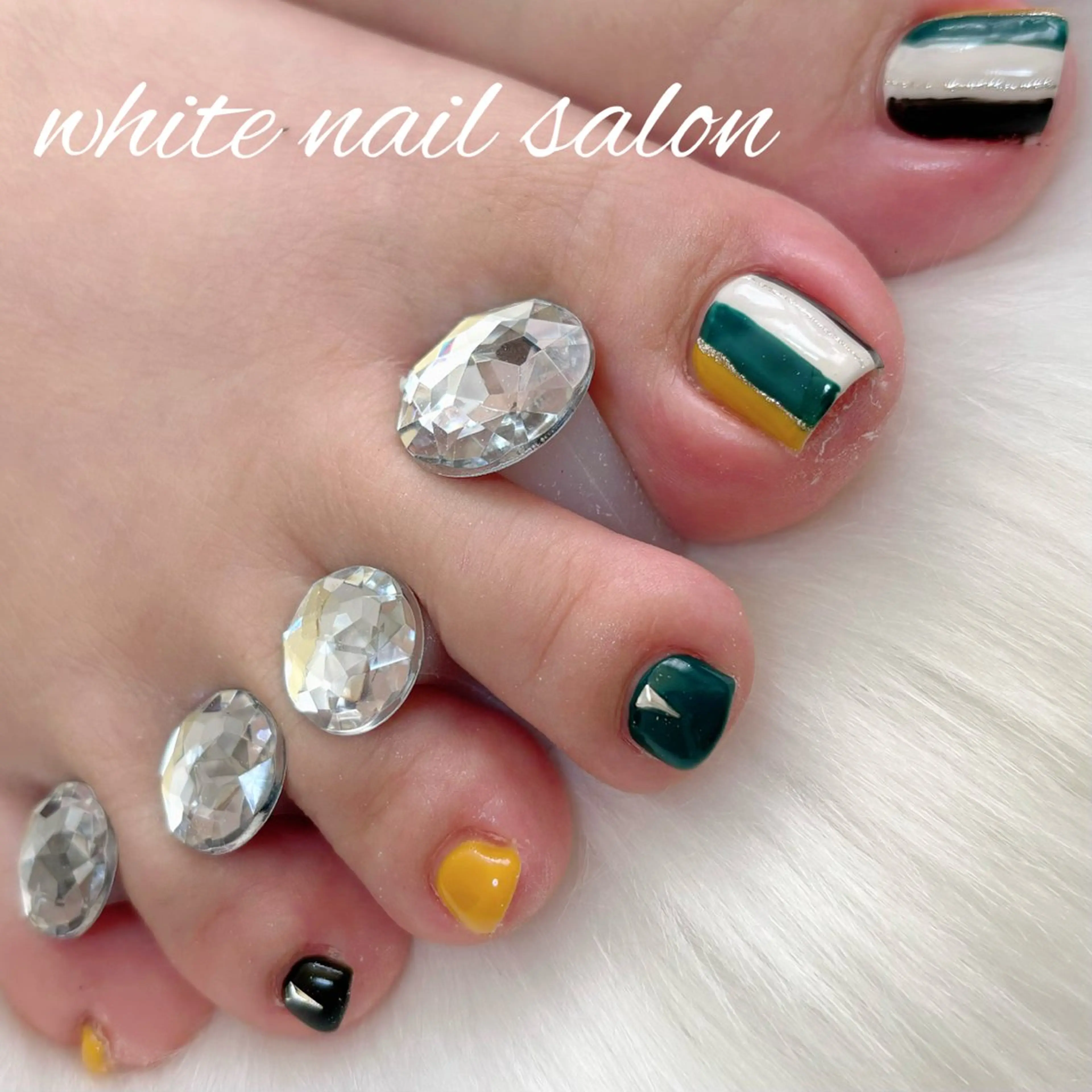 ネイル フットネイル フットネイル white nail salonのネイルデザイン