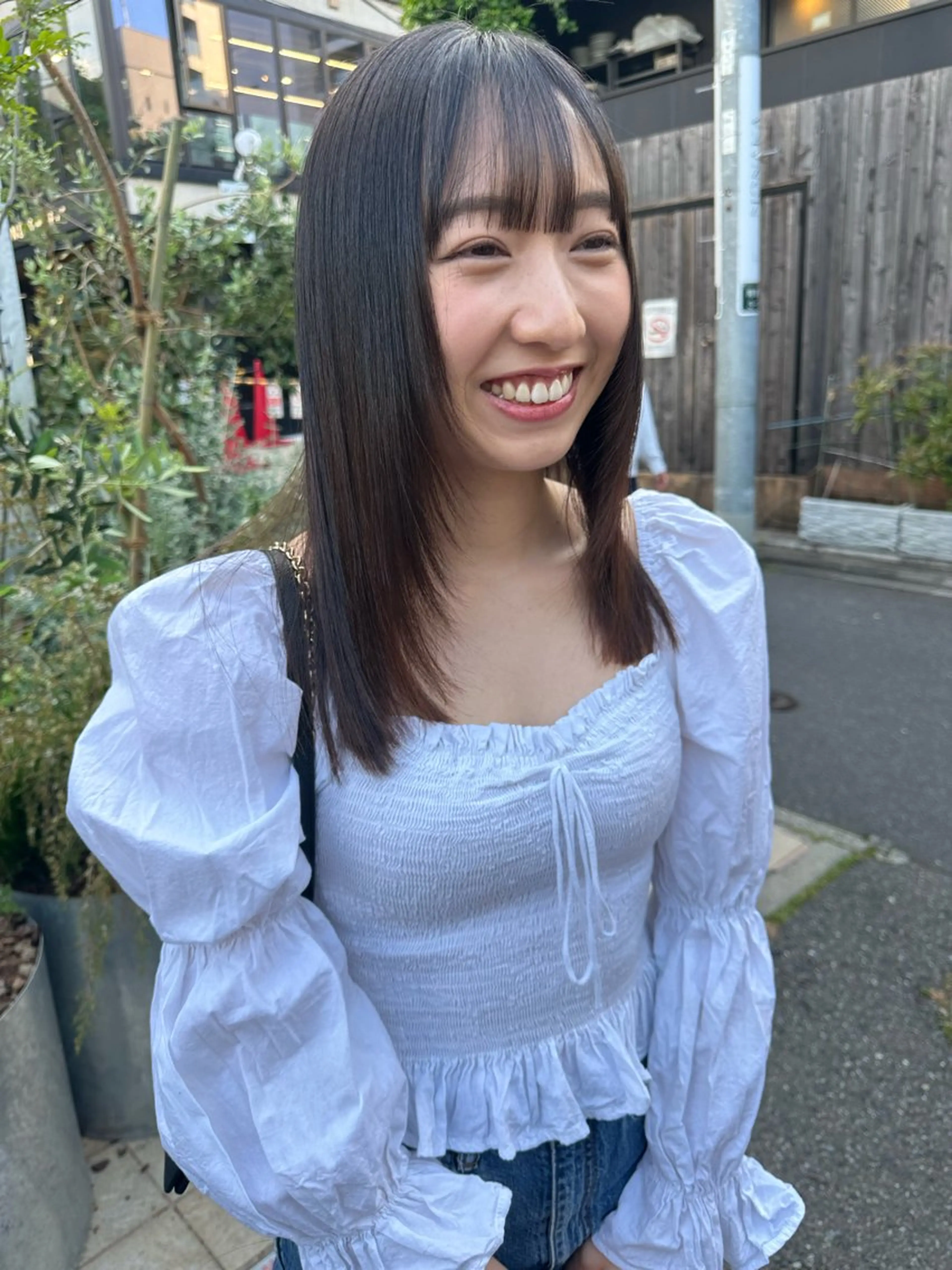 ミディアム 顔周りカット レイヤーカット ボブ/似合わせカット /ニュアンスカラーのヘアスタイル