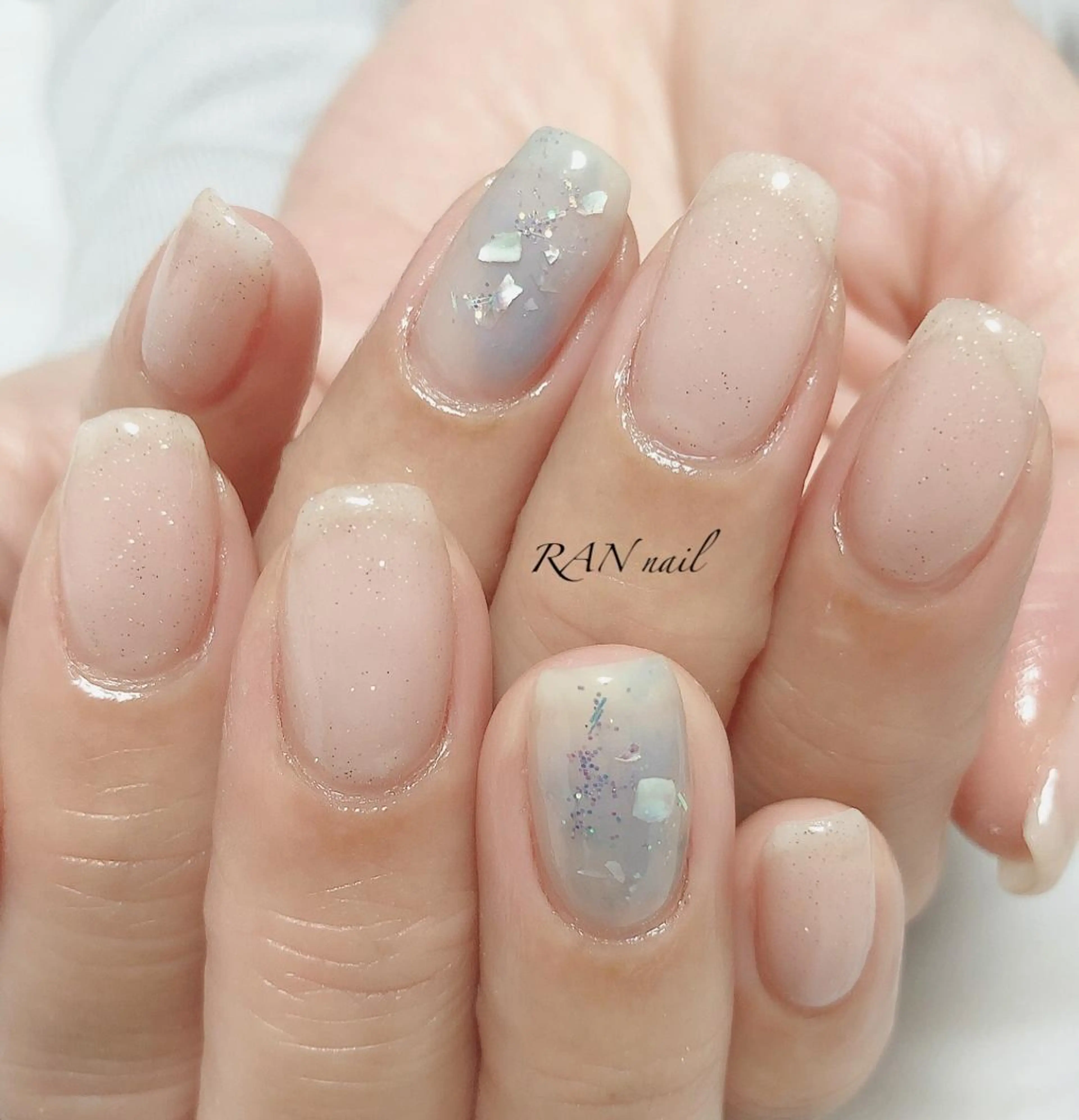 ネイル ブルー フットネイル フレンチネイル キラキラネイル ラメ(グリッター) ハンドネイル フットネイル RAN nailのネイルデザイン