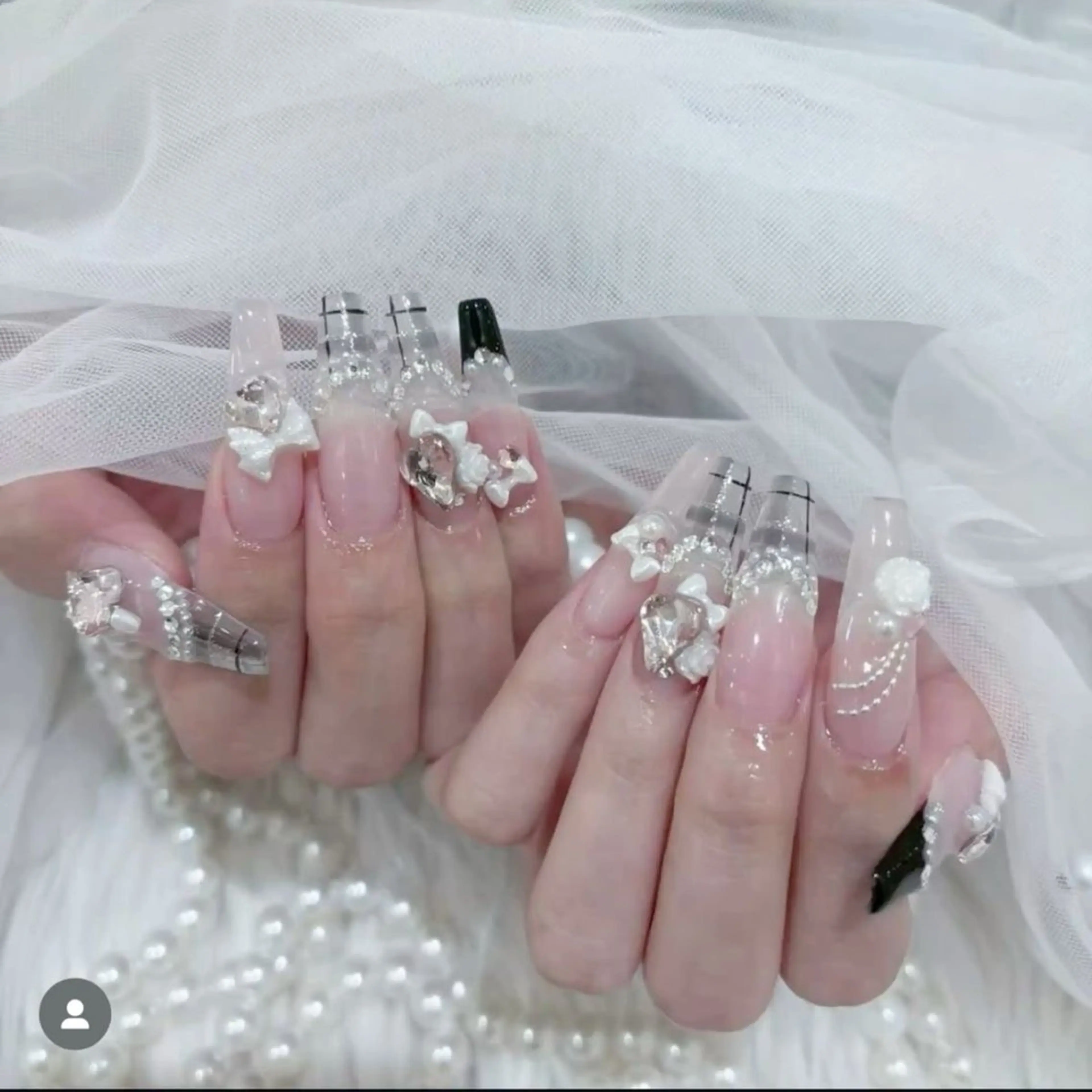 カラー グラデーションカラー ピンクカラー ハンドネイル AIN Nailのネイルデザイン