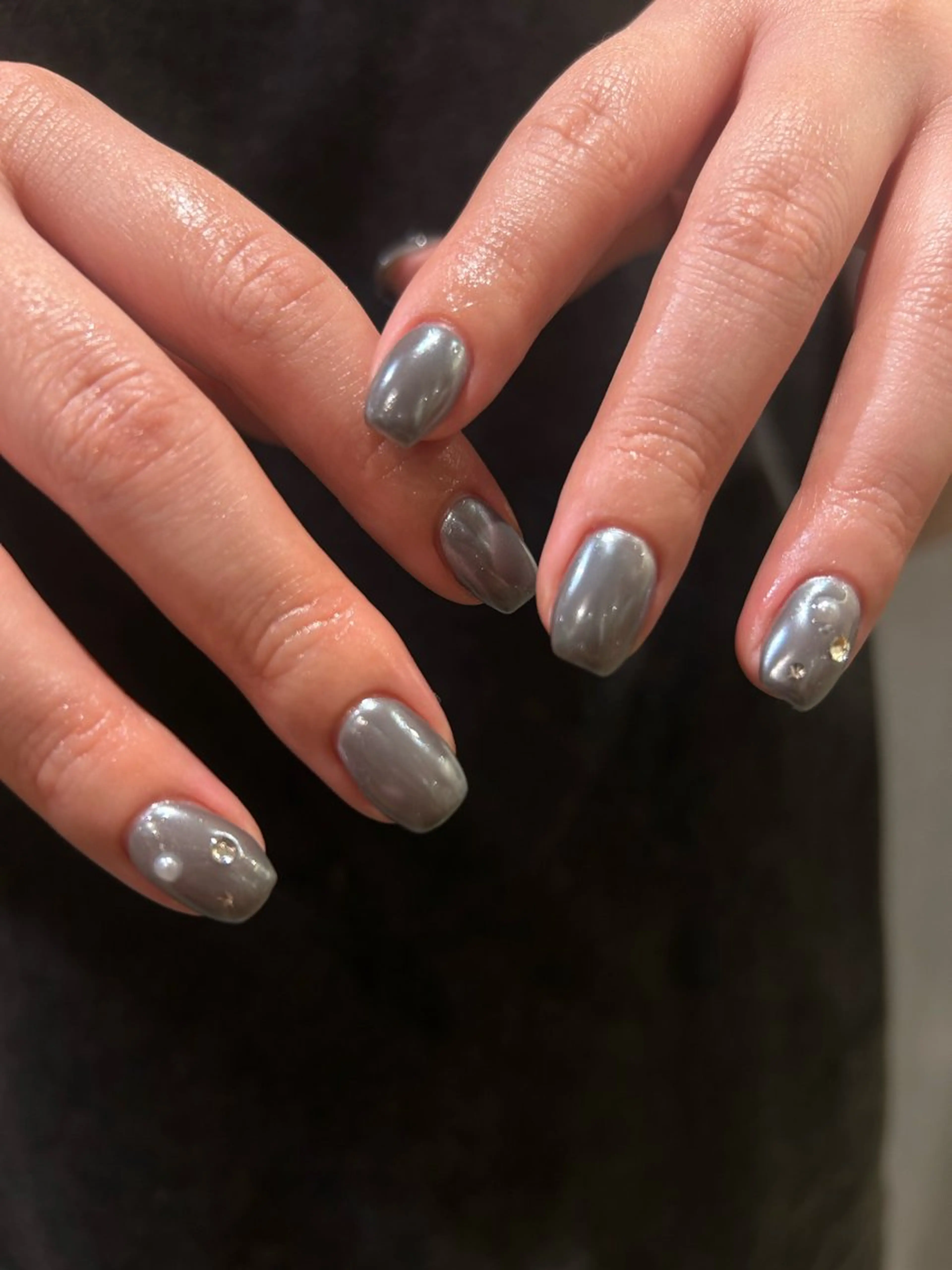 ネイル ミラーネイル ワンカラーネイル シンプルネイル ホワイト tote. harunaのネイルデザイン