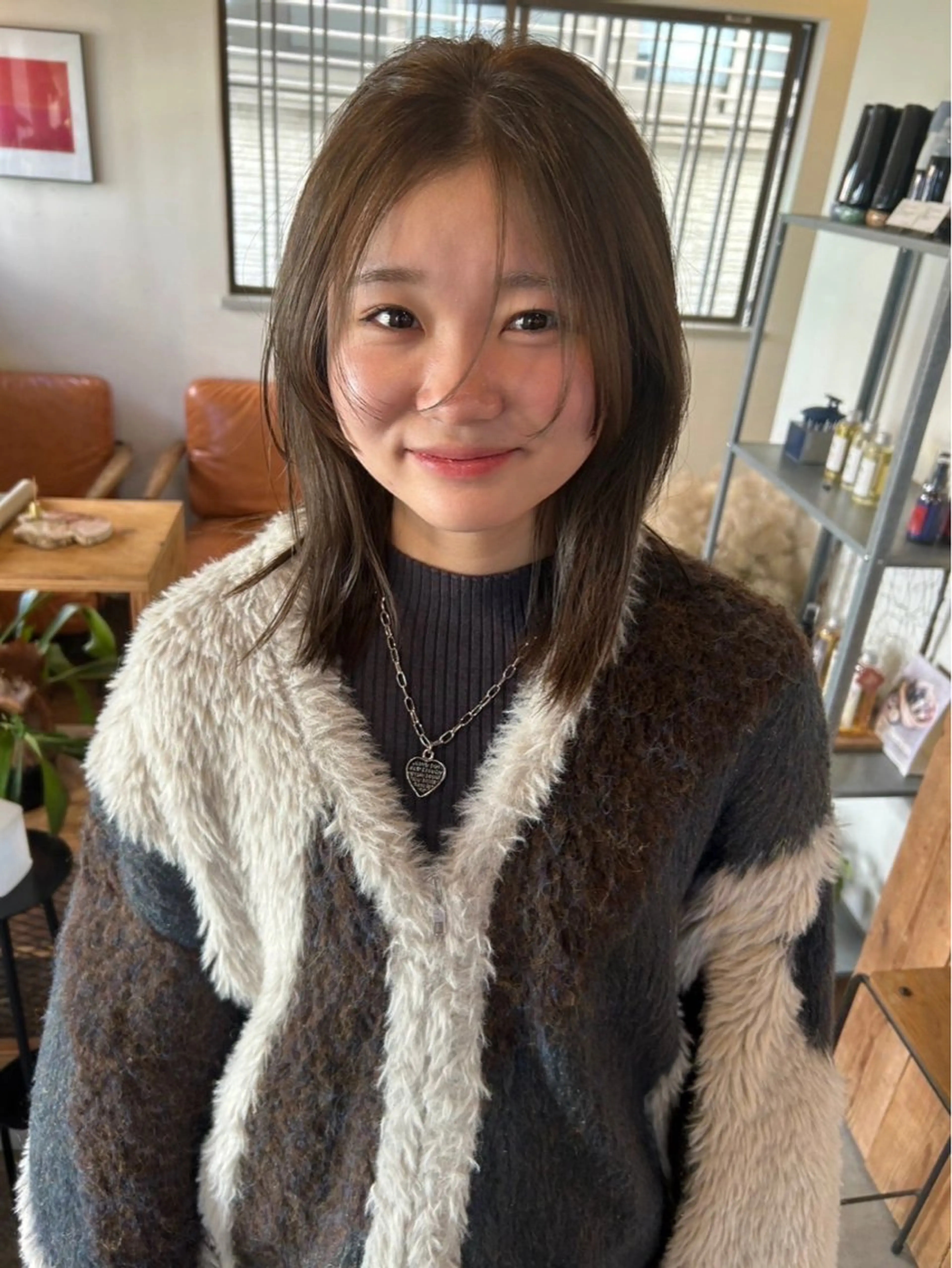 ミディアム ボブ レイヤーカット うざバング ムナカタ アカリのヘアスタイル