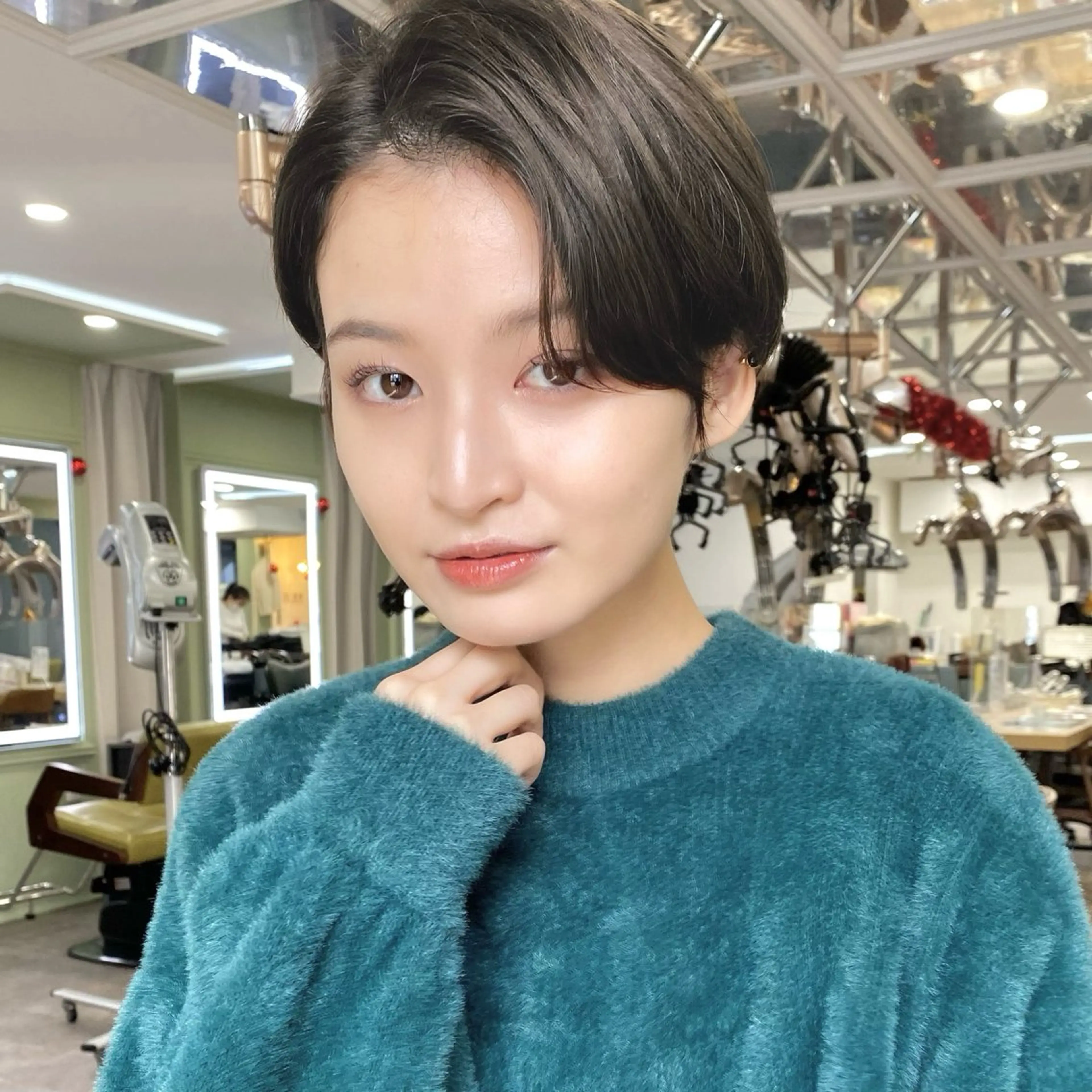 ショート カラー ハンサムショート ショートヘア カット ヘアカラー トリートメント ボブ/縮毛矯正/ レイヤー/塚田のヘアスタイル