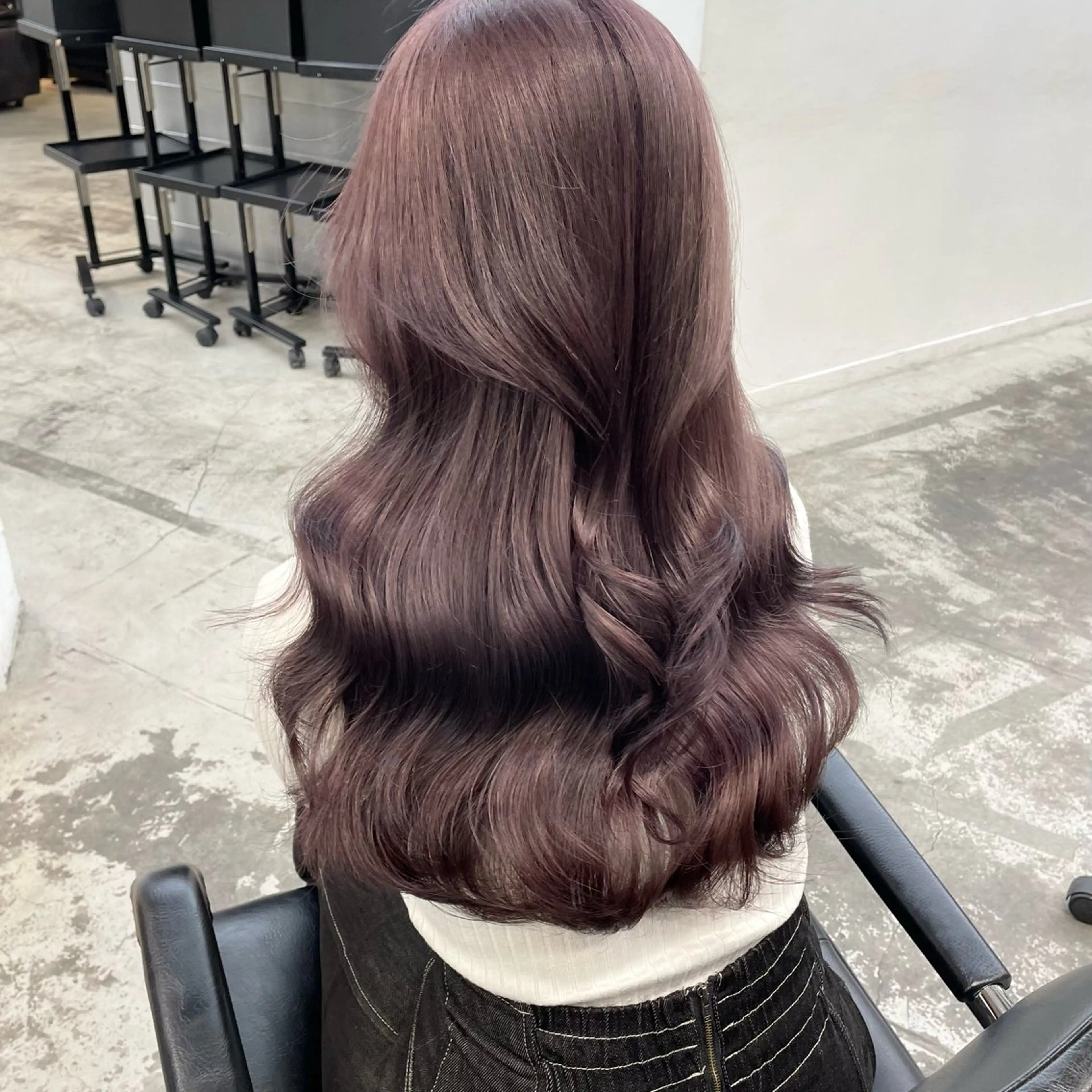 ロング カラー ブリーチ 透明感カラー グレージュ ラベンダーカラー ラベンダーグレージュ レイヤー×グレージュ /ピンク🩷mioのヘアスタイル