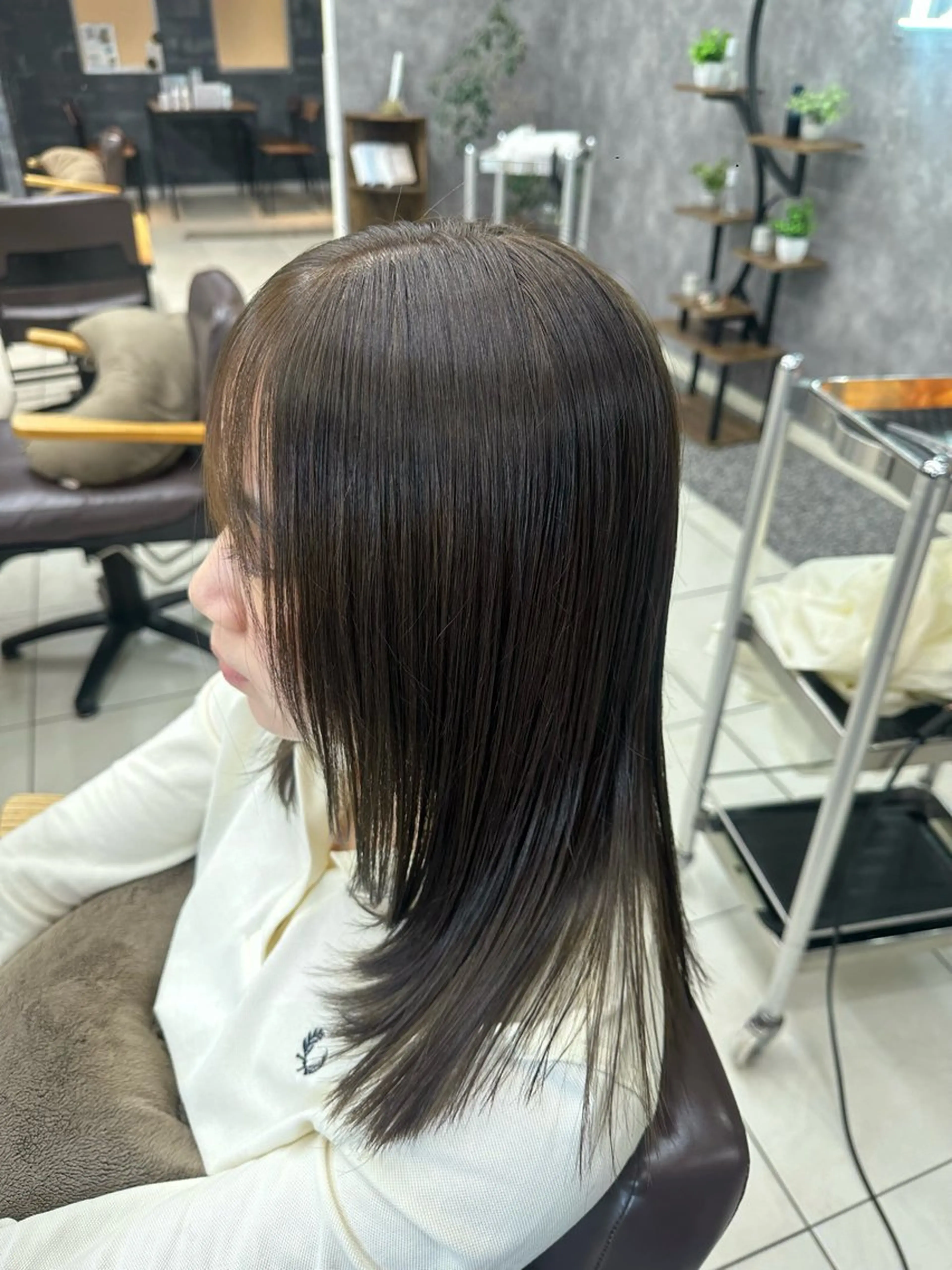セミロング カラー 透明感カラー グレージュ オリーブグレージュ オリーブグレー トリートメント ヘアカラー ⭐️佐藤壮也⭐️ 柔らかモテカラー🤎のヘアスタイル
