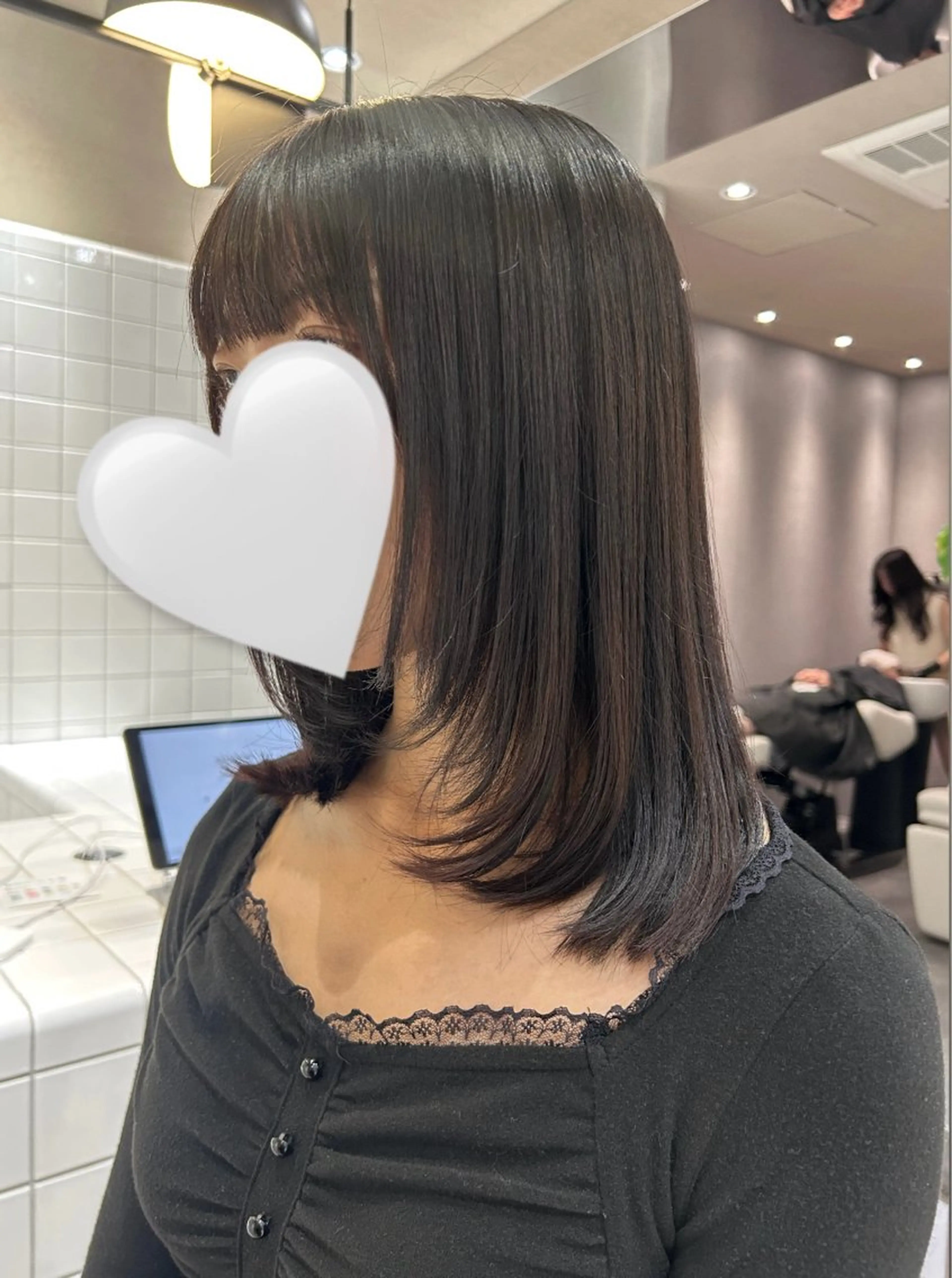 ミディアム レイヤーカット SALOWIN 新宿三丁目me+所属・レイヤー/ボブ/ パーマ/HARUKAのヘアスタイル