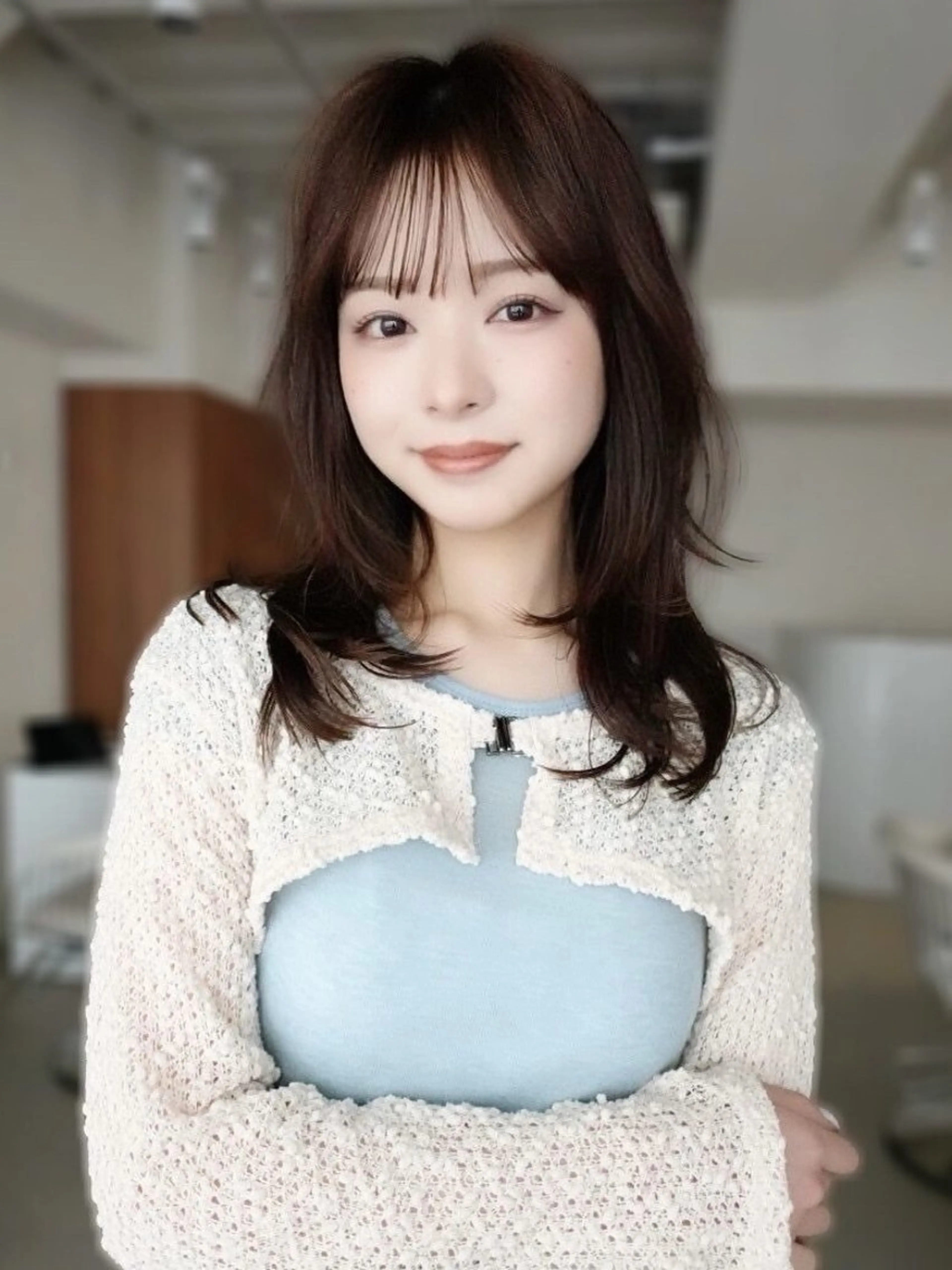 ミディアム カラー 顔まわりレイヤー レイヤーカット カット ヘアカラー お悩み解決縮毛矯正 レイヤー達人柴崎大樹のヘアスタイル