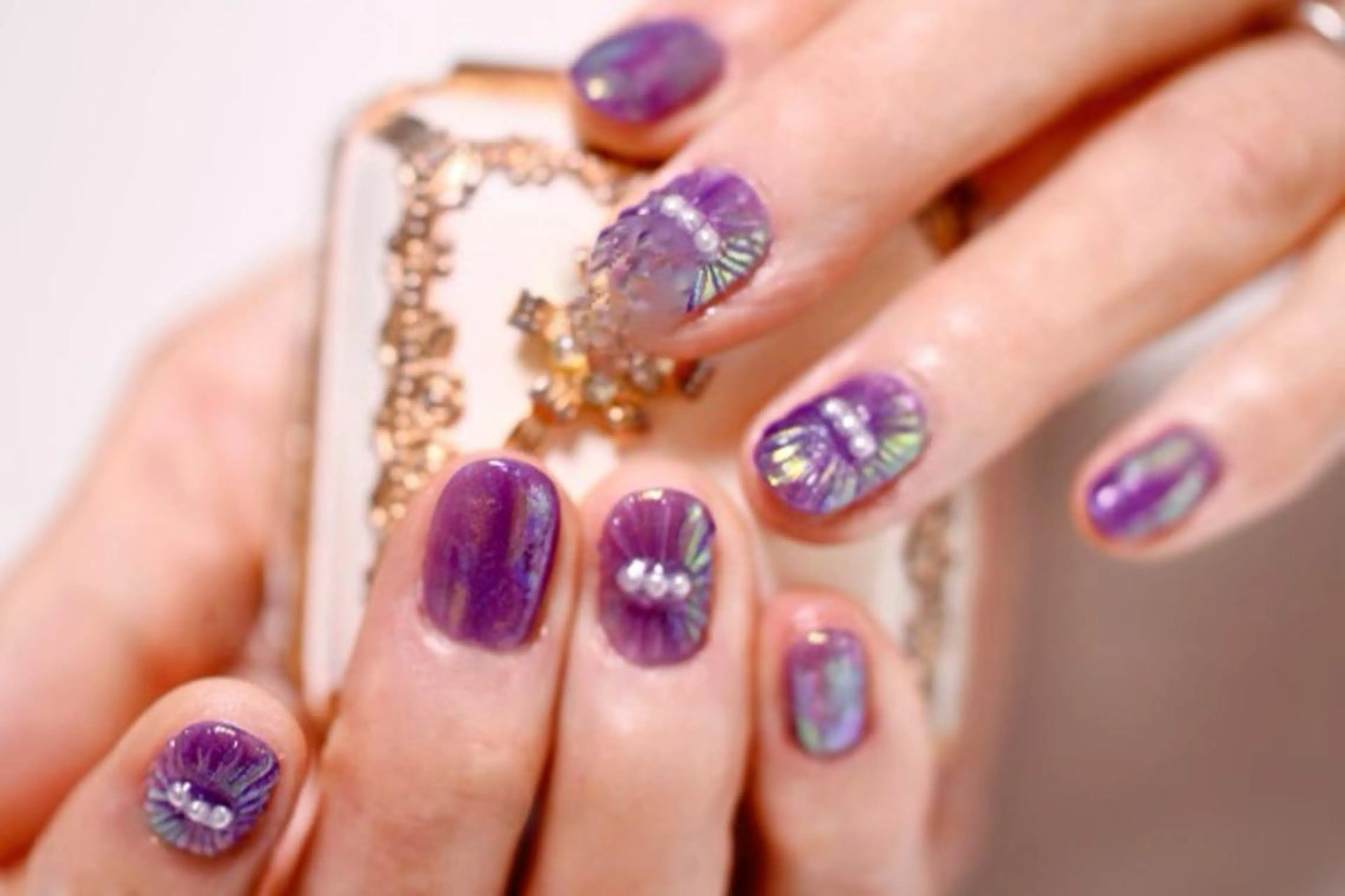 ネイル オーロラネイル ジェルネイル ママリンド　志村坂上店所属・しみ えんのネイルデザイン