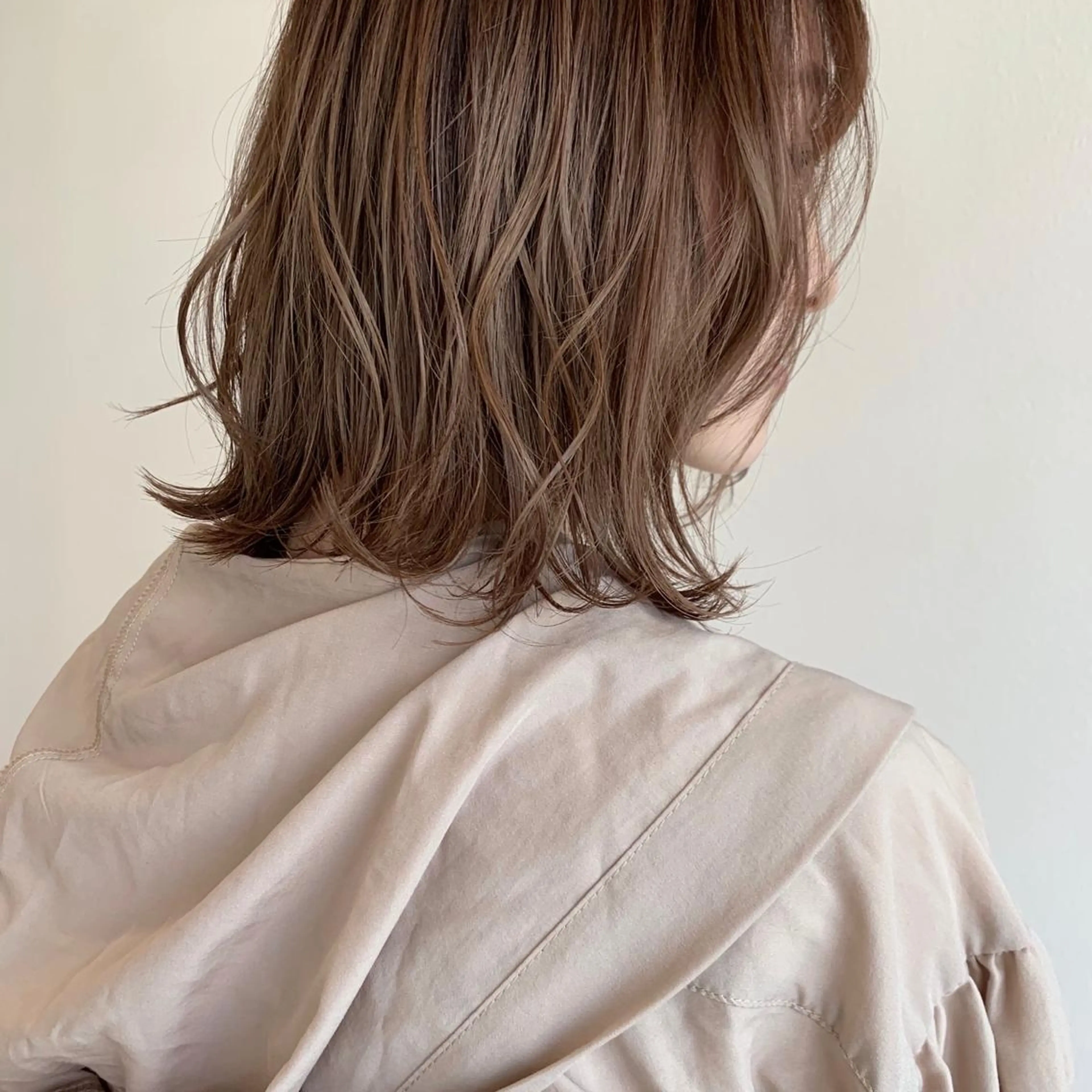セミロング 鈴木 まりやのヘアスタイル