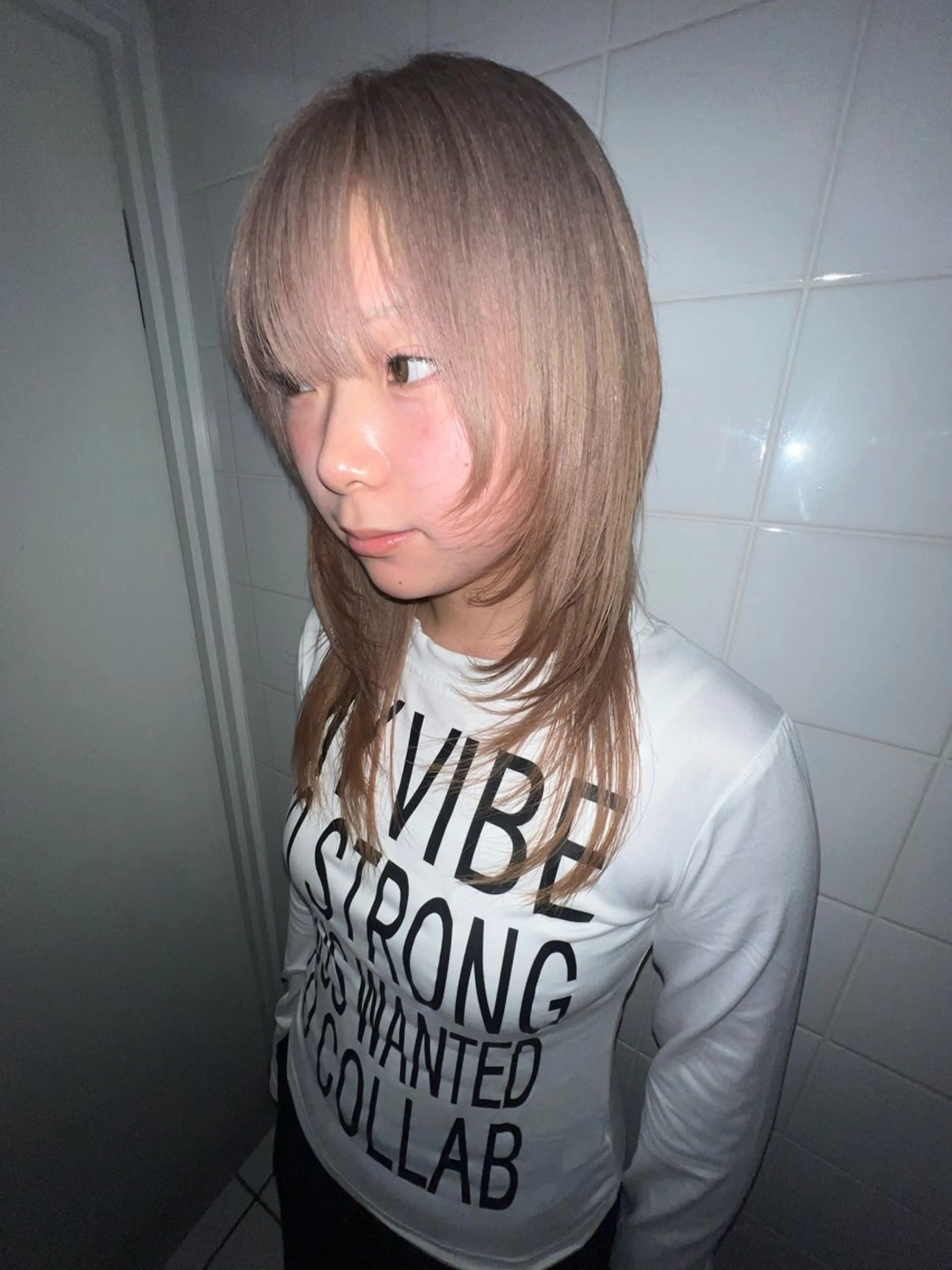 ミディアム カット ヘアカラー 💥ウルフカット デザインあんな💥のヘアスタイル