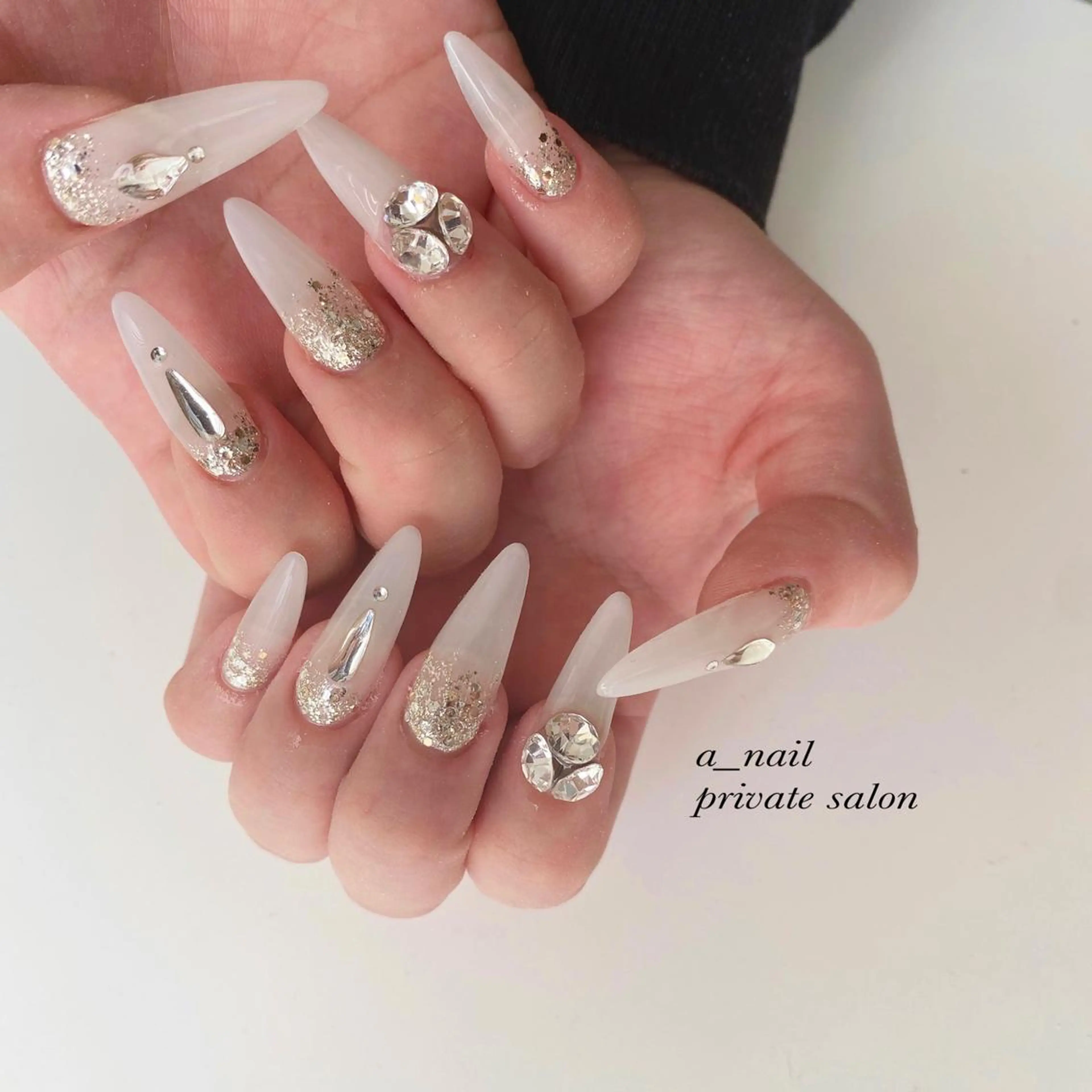 ネイル アニマル柄 フレンチネイル ジェルネイル 氷ネイル・うるうるネイル レース 菅 恵奈のネイルデザイン