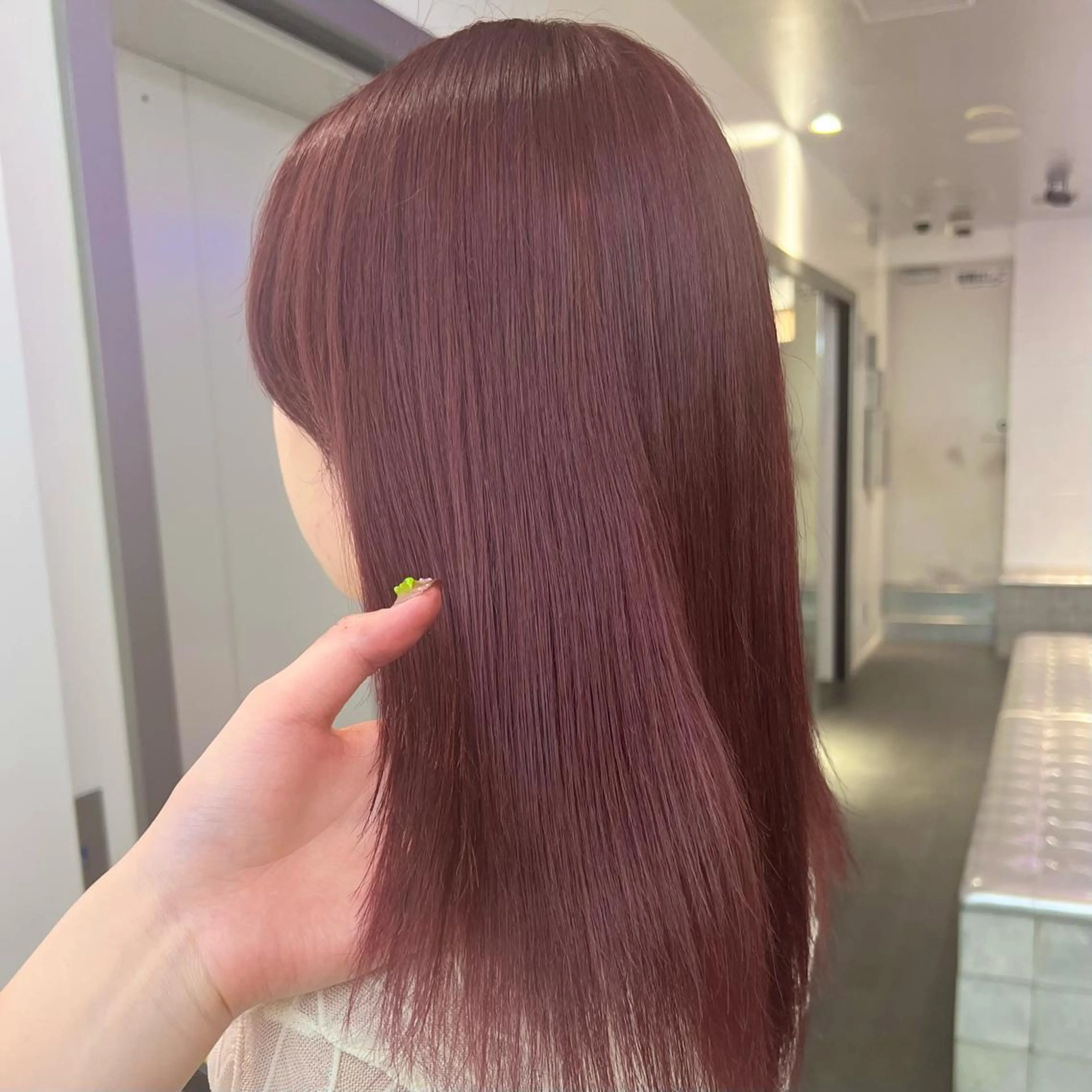 セミロング カラー ブラウンカラー レッドカラー レッドブラウン ヘアカラー トリートメント 🌼動き×透明感🩵 ハイトーン/ナナのヘアスタイル