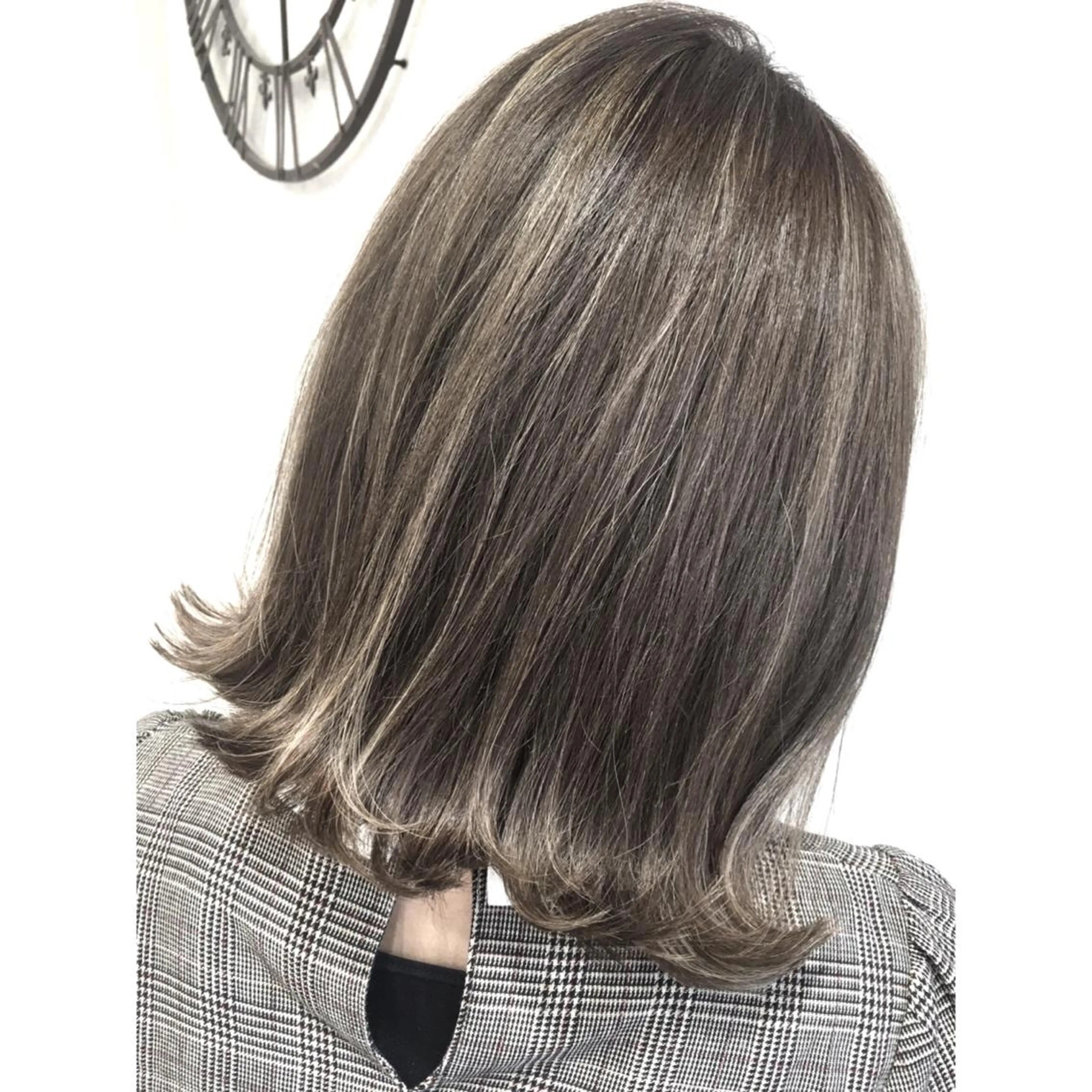 ショート カラー ハイライトカラー 3Dハイライト ハイライト ヘアカラー トリートメント 井上 一平のヘアスタイル