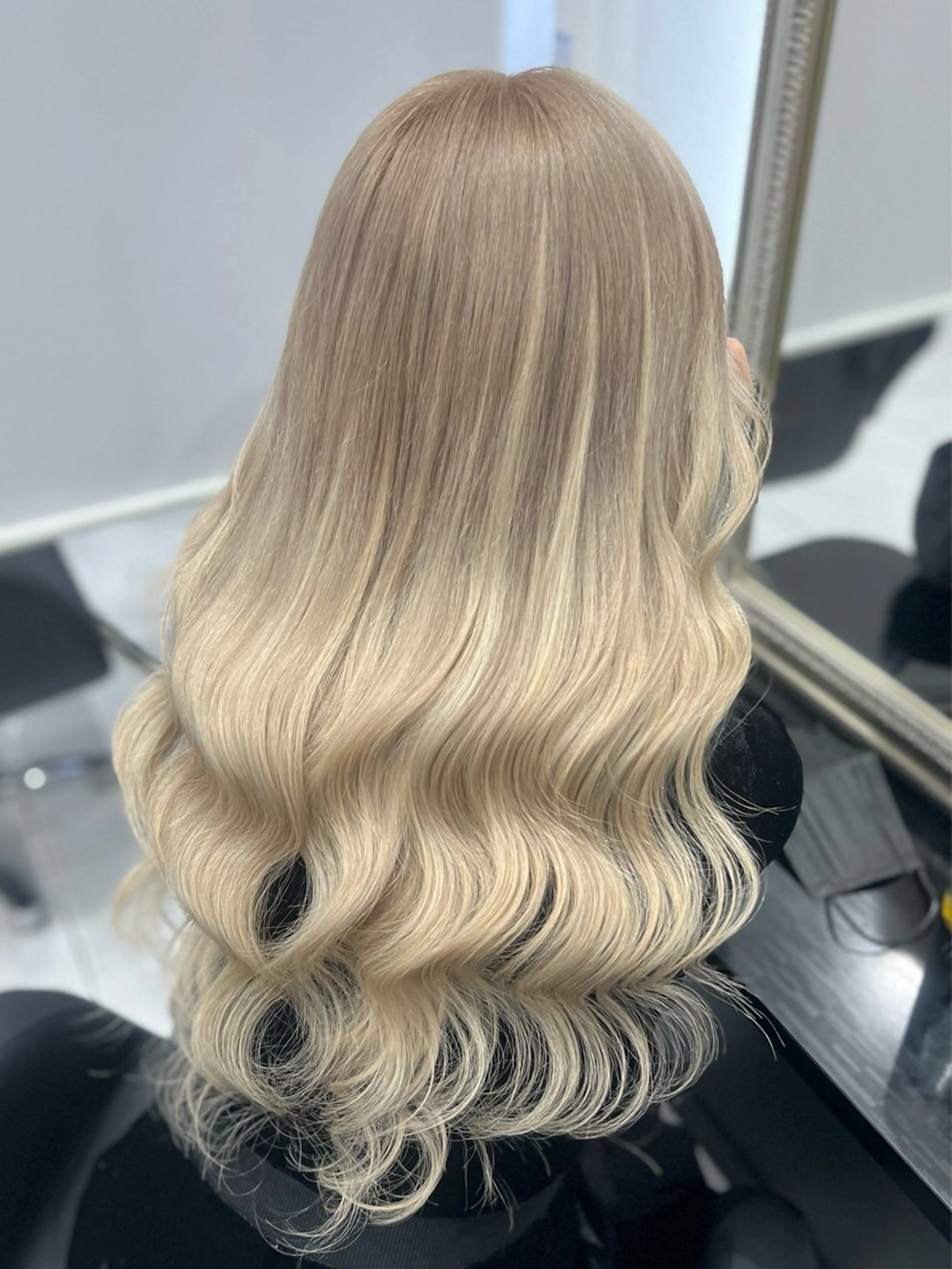 ロング カラー ブリーチ ブロンド ケアブリーチ ホワイトブロンド カット ヘアカラー トリートメント エクステ YUDU🍊 germe/ジェルムのヘアスタイル