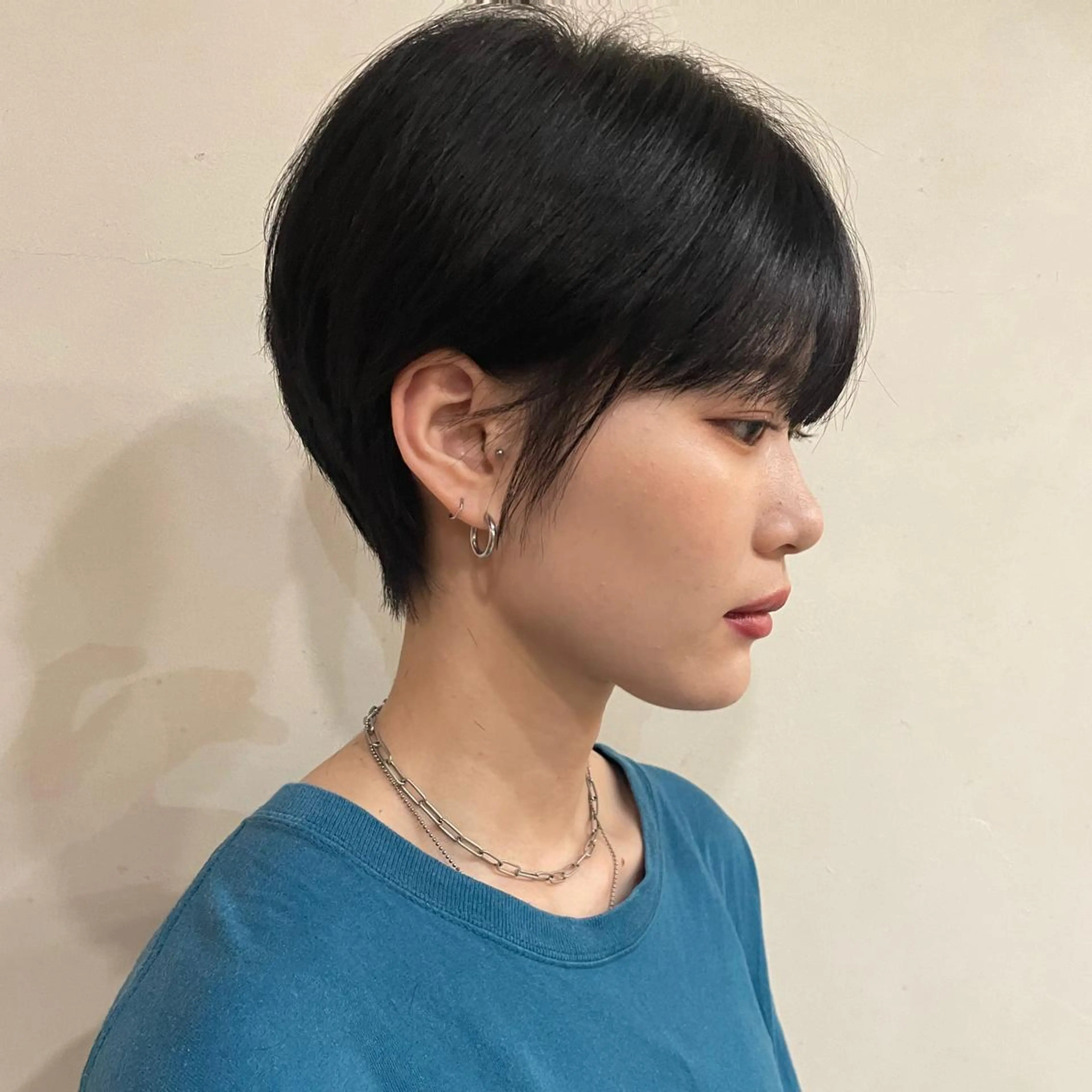 ショート カラー ショートボブ ハンサムショート 丸みショート デザインカラー ハイライトカラー カット ヘアカラー トリートメント 京都大人女性ショート 徒歩1分/秋山のヘアスタイル