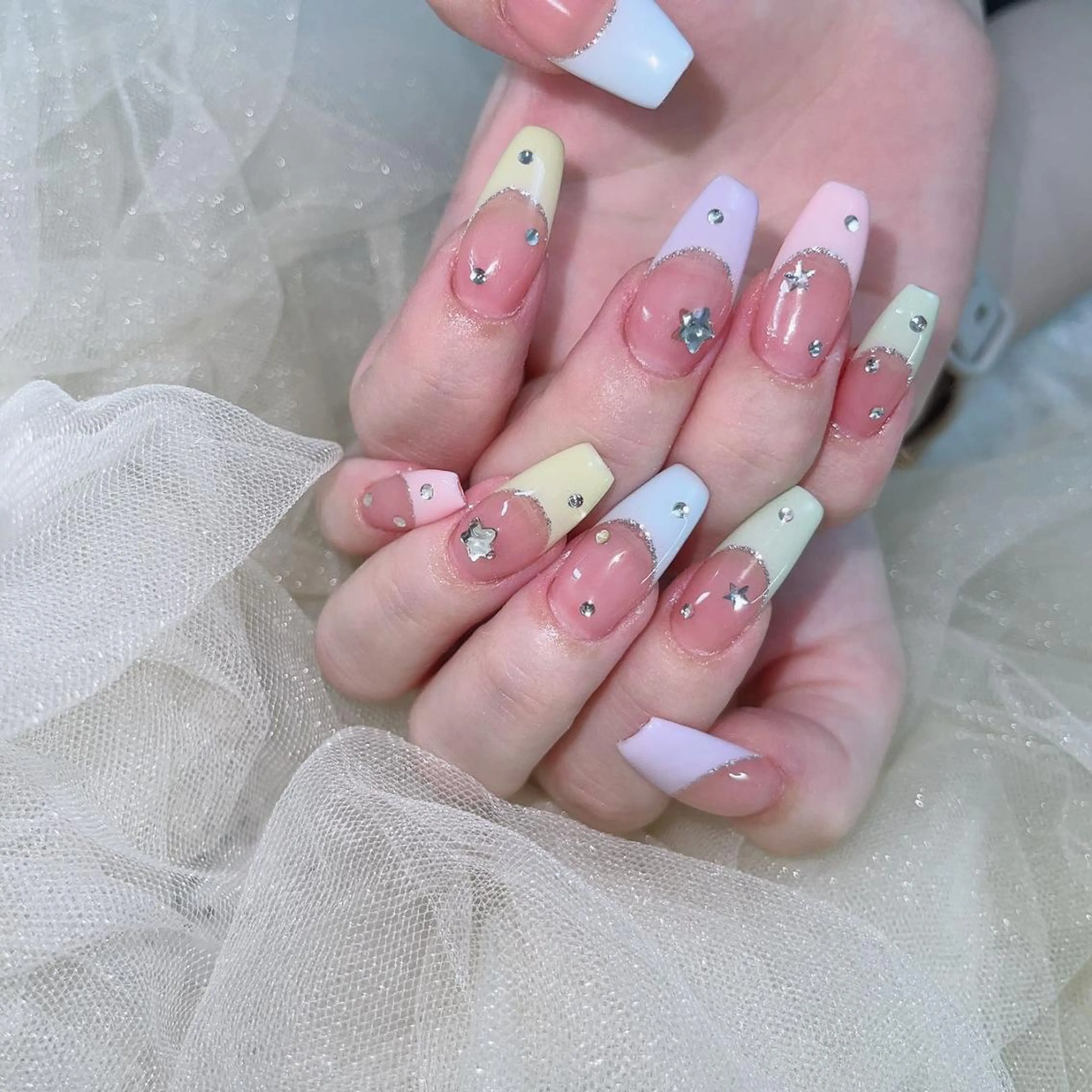 ネイル アートネイル 長さ出し ネイルチップ Queens PUPUのネイルデザイン