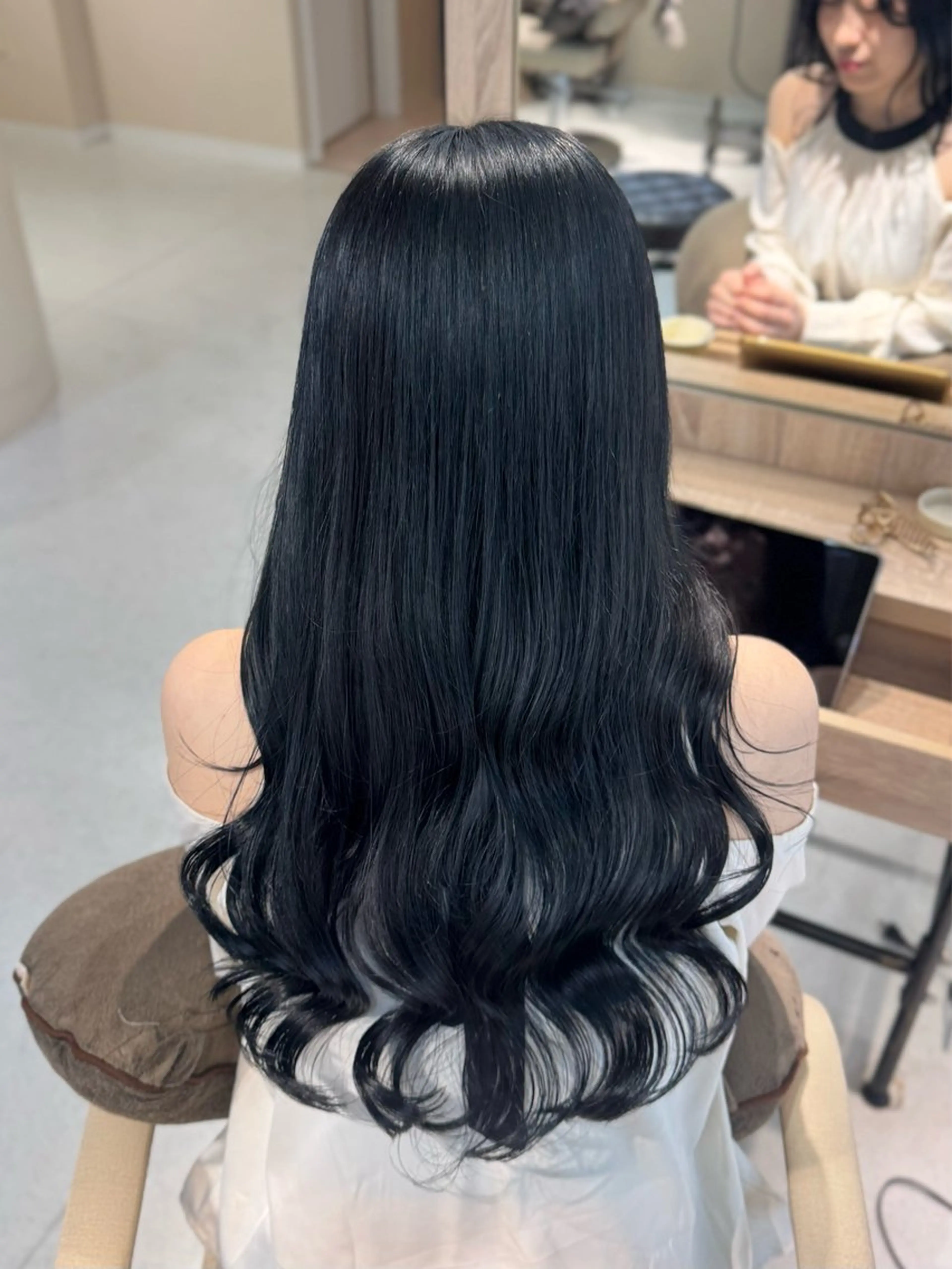 ロング カラー 黒髪 ブルーカラー ブルーブラック ヘアカラー jupreÿ 𝒔𝒂𝒚𝒂🍓のヘアスタイル