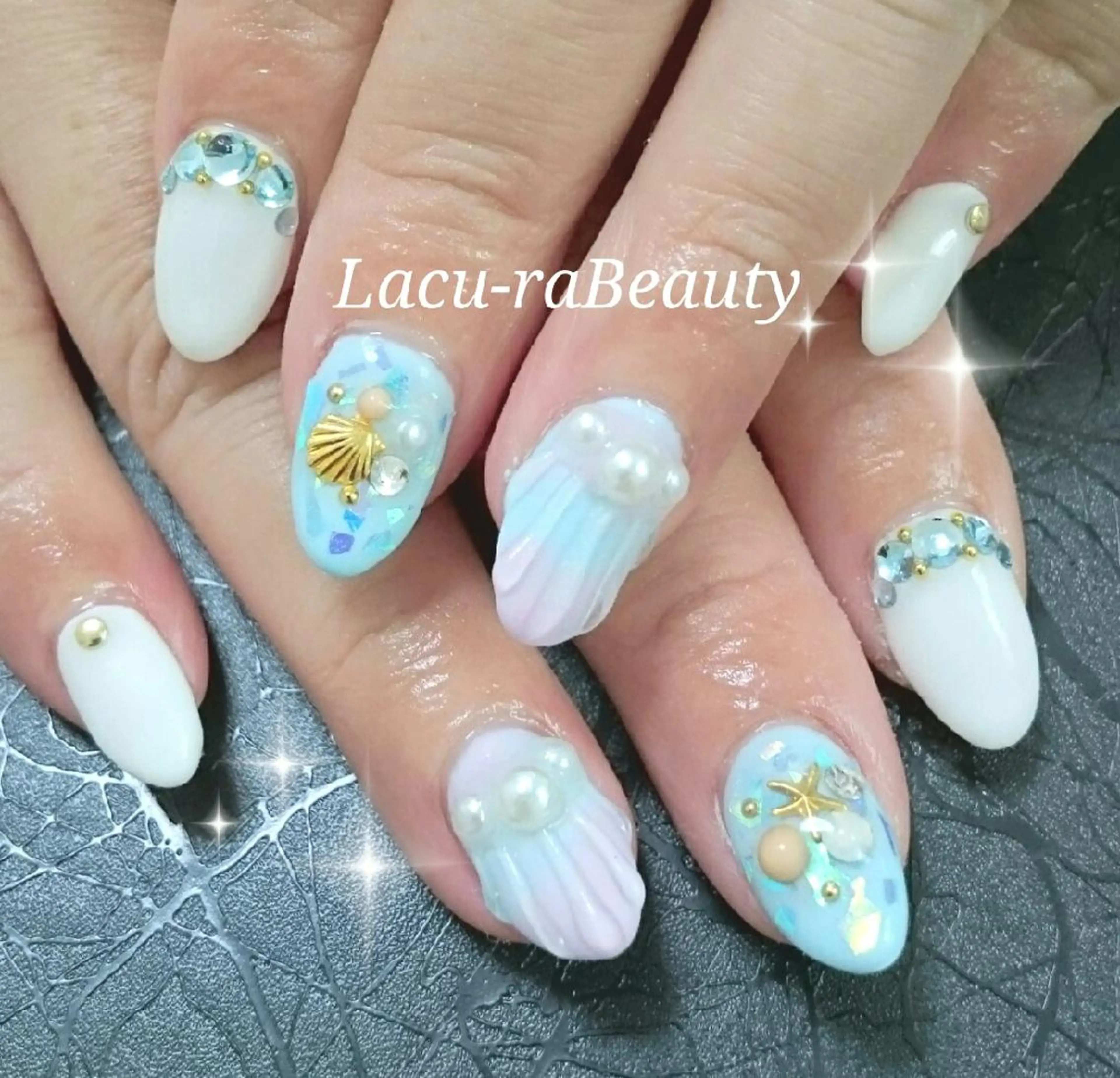 ネイル 小顔と腸の専門店 ラクーラビューティのエステ・リラクイメージ