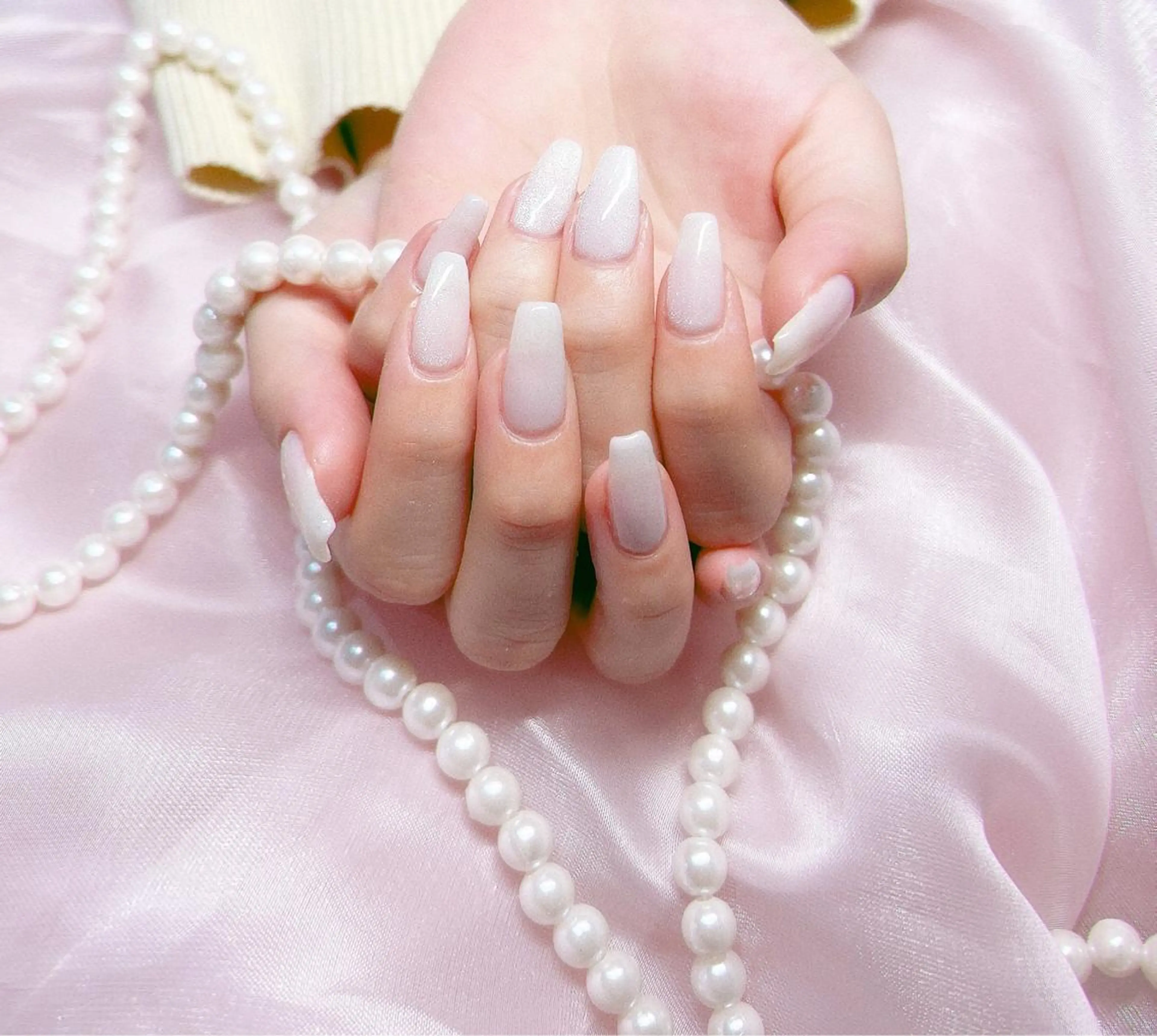 ネイル フレンチネイル ジェルネイル 韓国ネイル 持ち込み パラジェル ハンドネイル ハンドケア ちゅるんネイル🪄 耳ツボジュエリー🔗のネイルデザイン