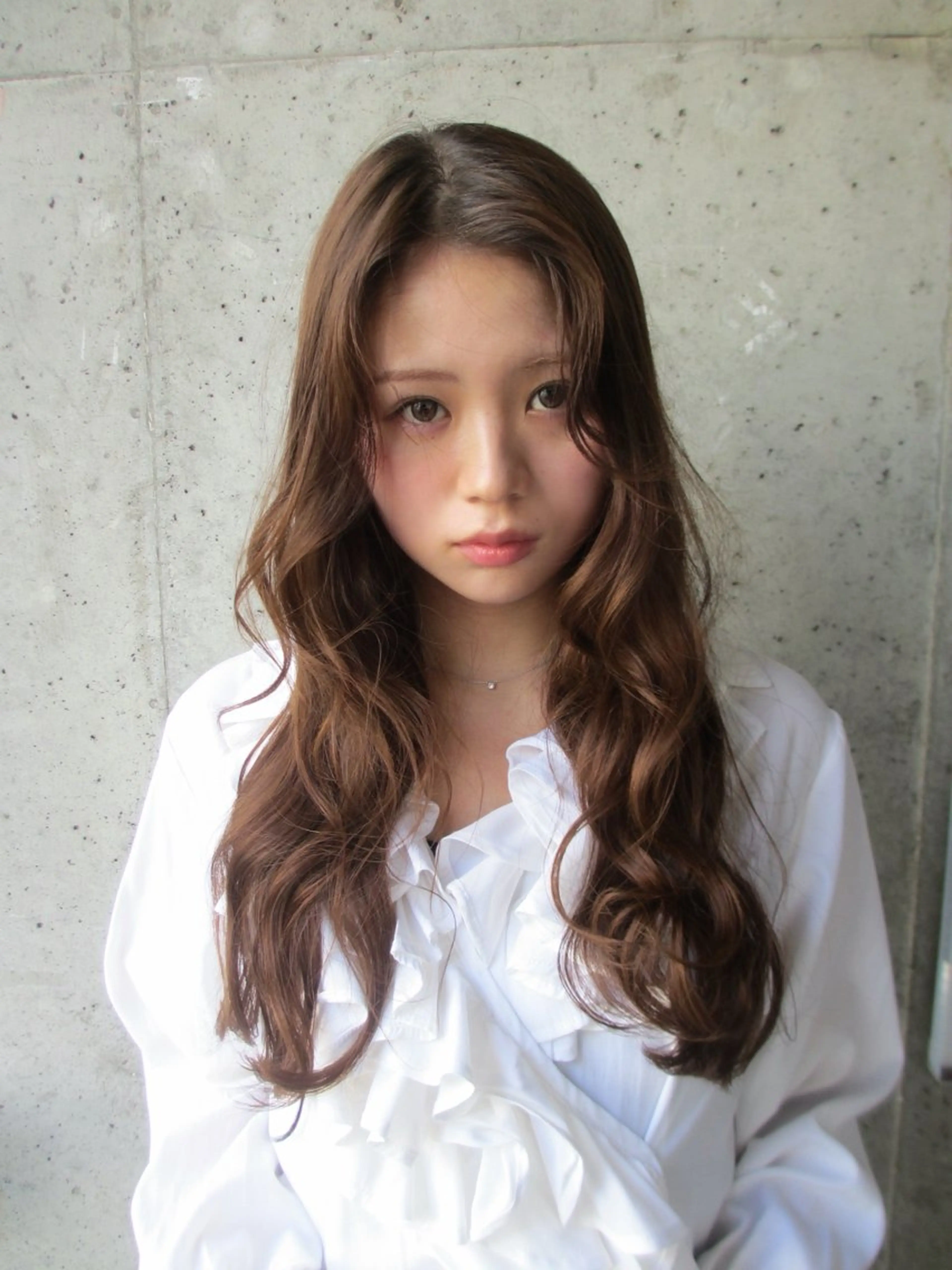 ロング カラー ベージュカラー 透明感カラー shui/艶カラー ／柔らかストレートのヘアスタイル