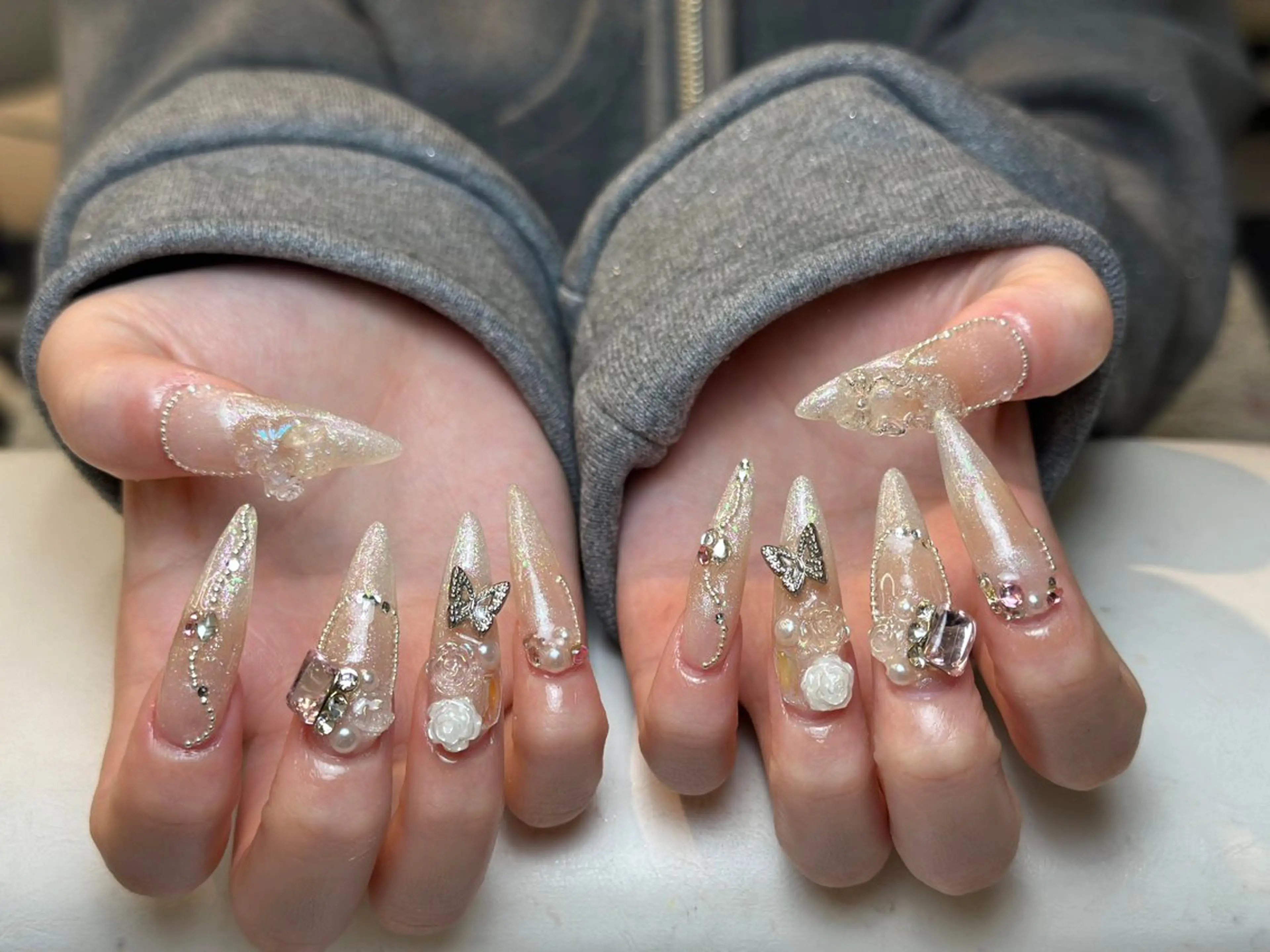 ネイル グラデーション キラキラネイル ワンカラーネイル 冬ネイル Jenn Nail Salonのネイルデザイン