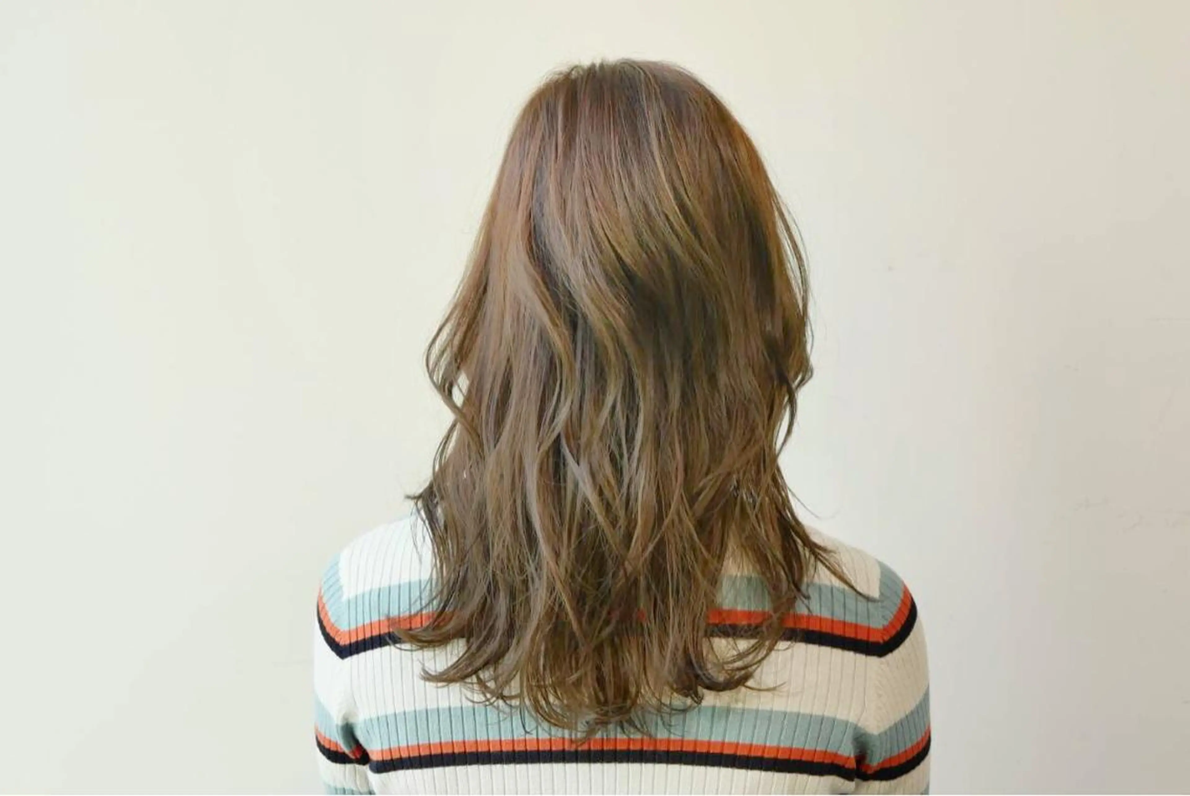 ミディアム パーマ ミディアムパーマ ニュアンスパーマ 徳本 駿太のヘアスタイル