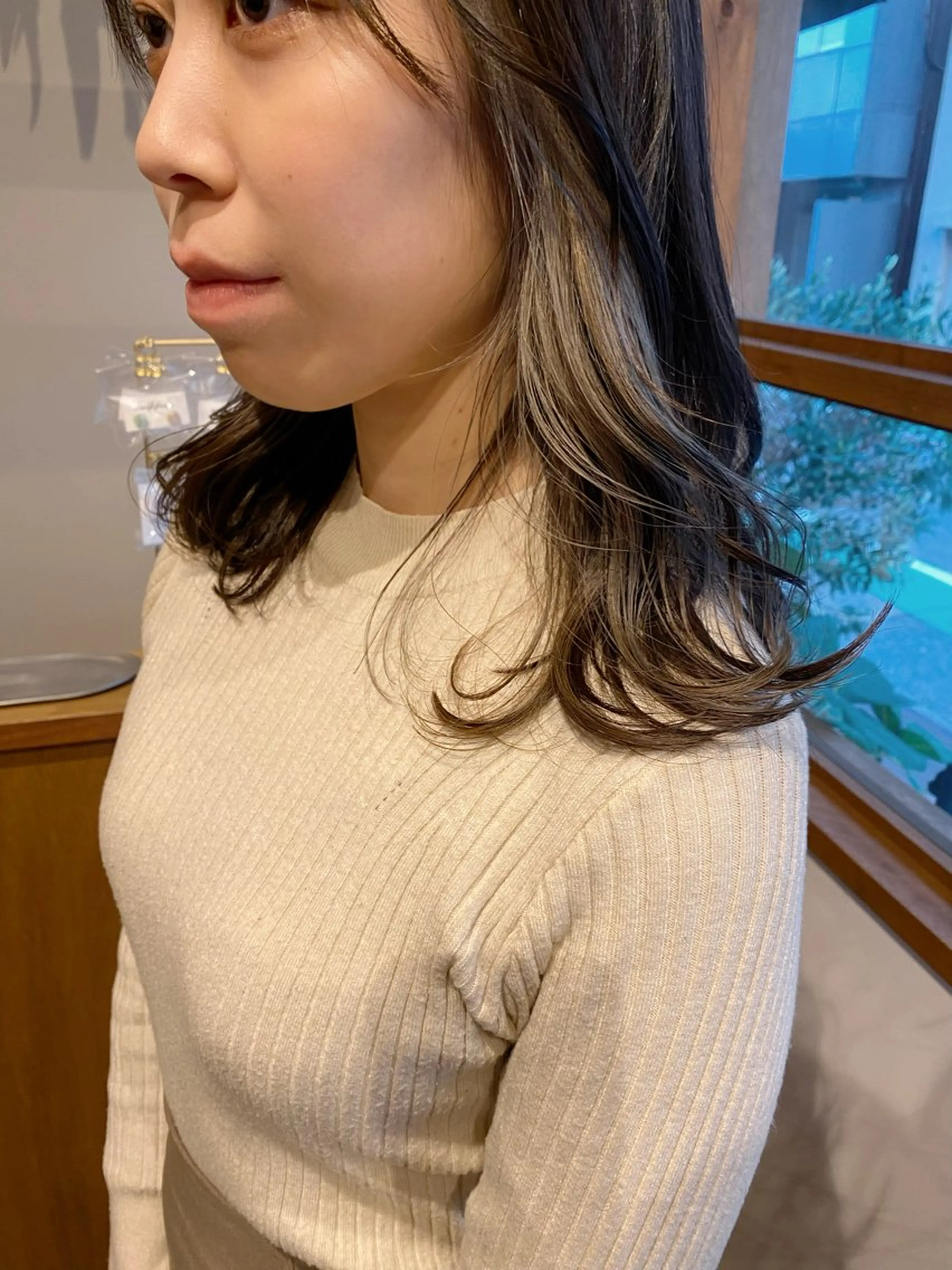 セミロング カラー カット ヘアカラー トリートメント ENIF ヤマグチアツコのヘアスタイル