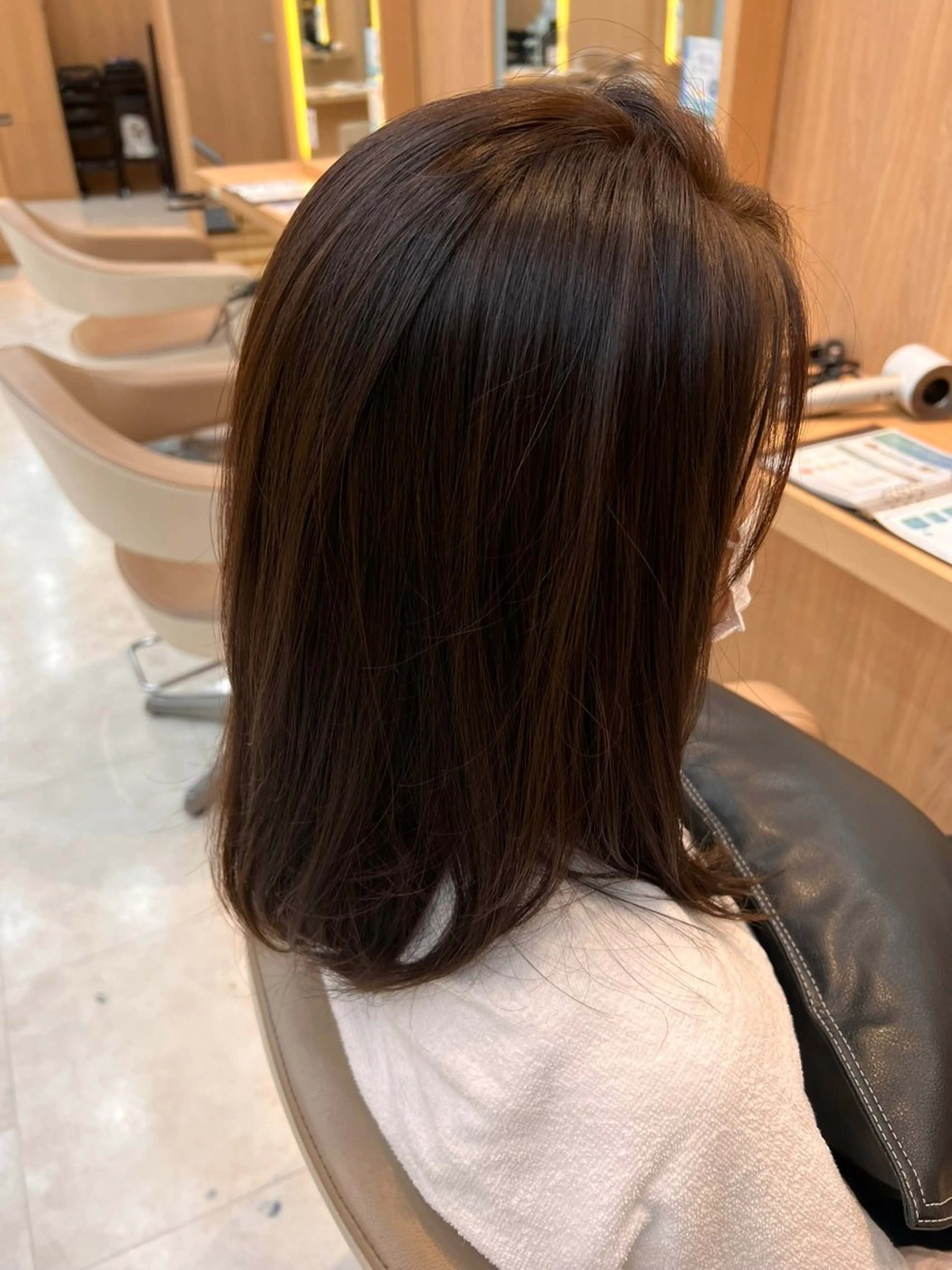 セミロング UNIX ワタナベ モモハのヘアスタイル