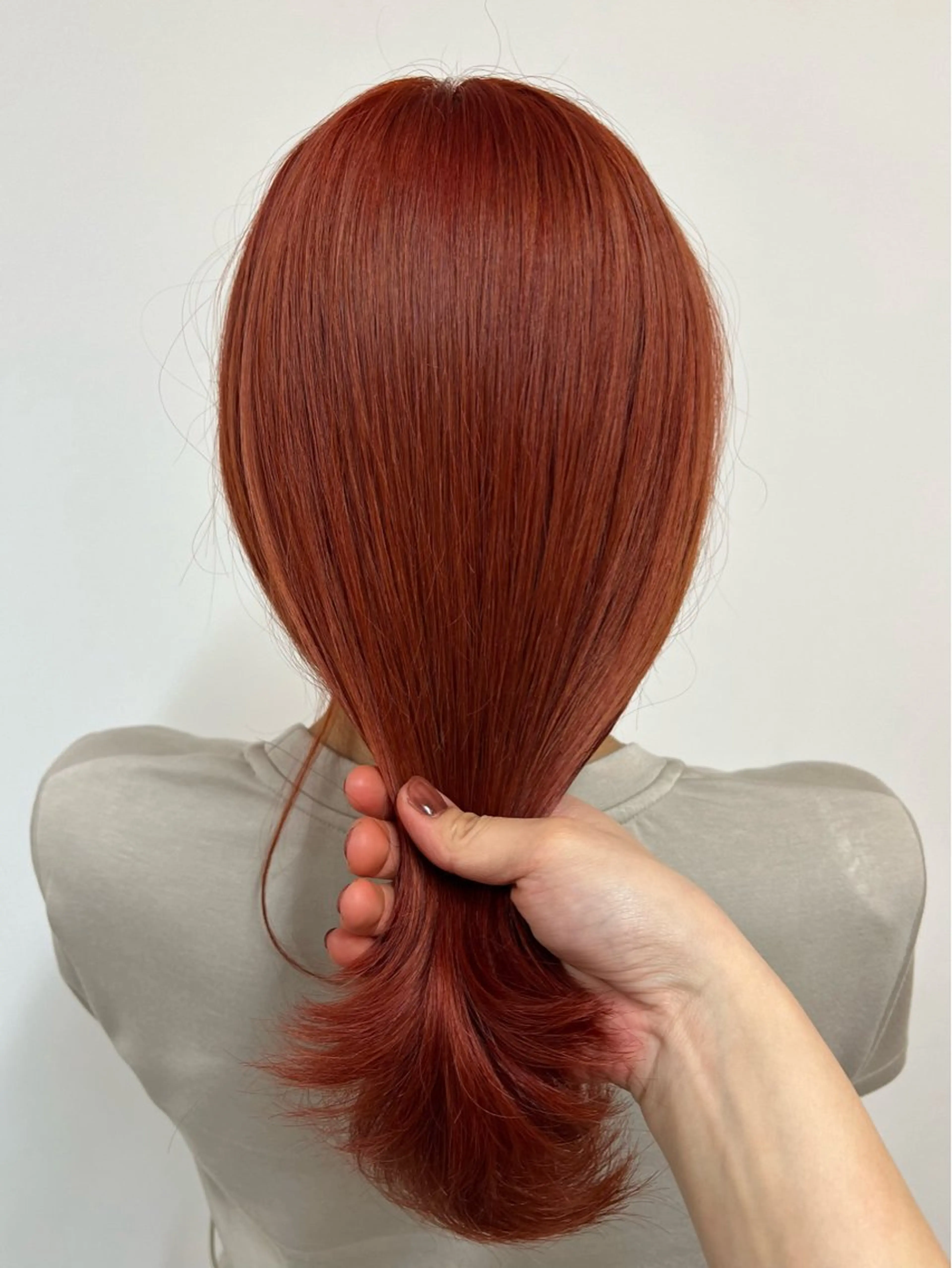 ミディアム カット ヘアカラー 赤瀬川 希咲のヘアスタイル