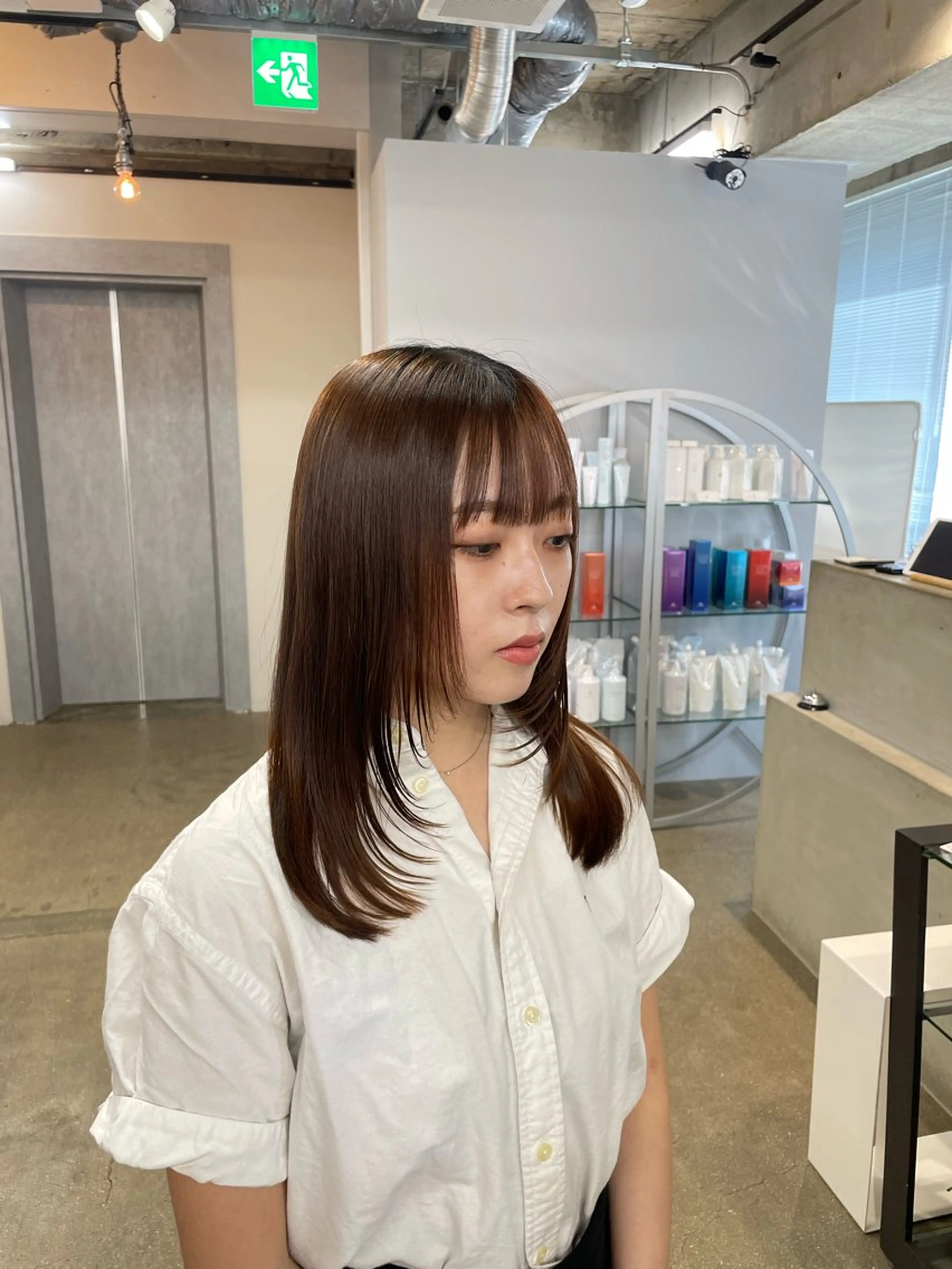 セミロング カット アライ レンカのヘアスタイル