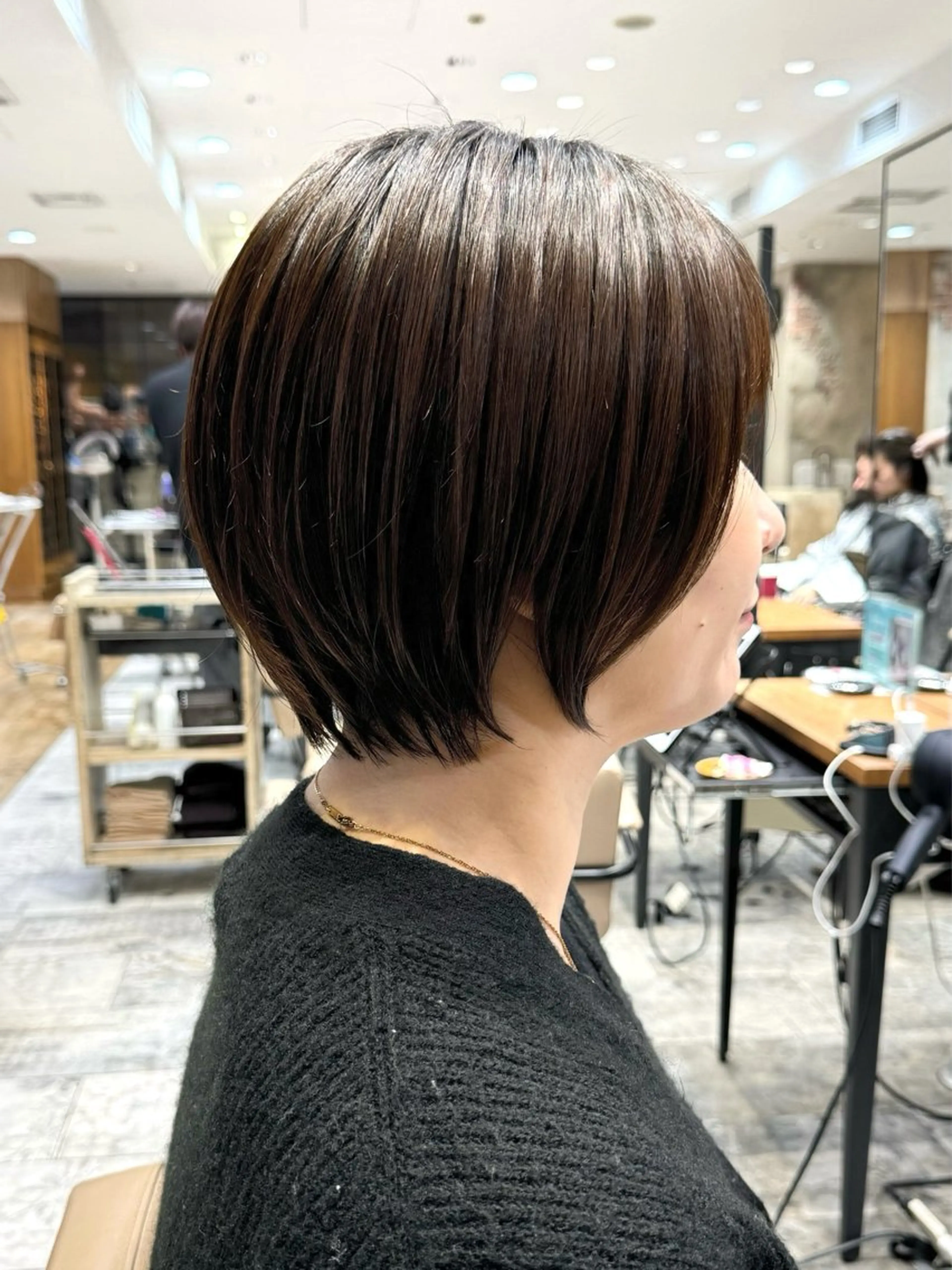 ショート カラー 💍新宿ショート 💍岩田莉奈のヘアスタイル