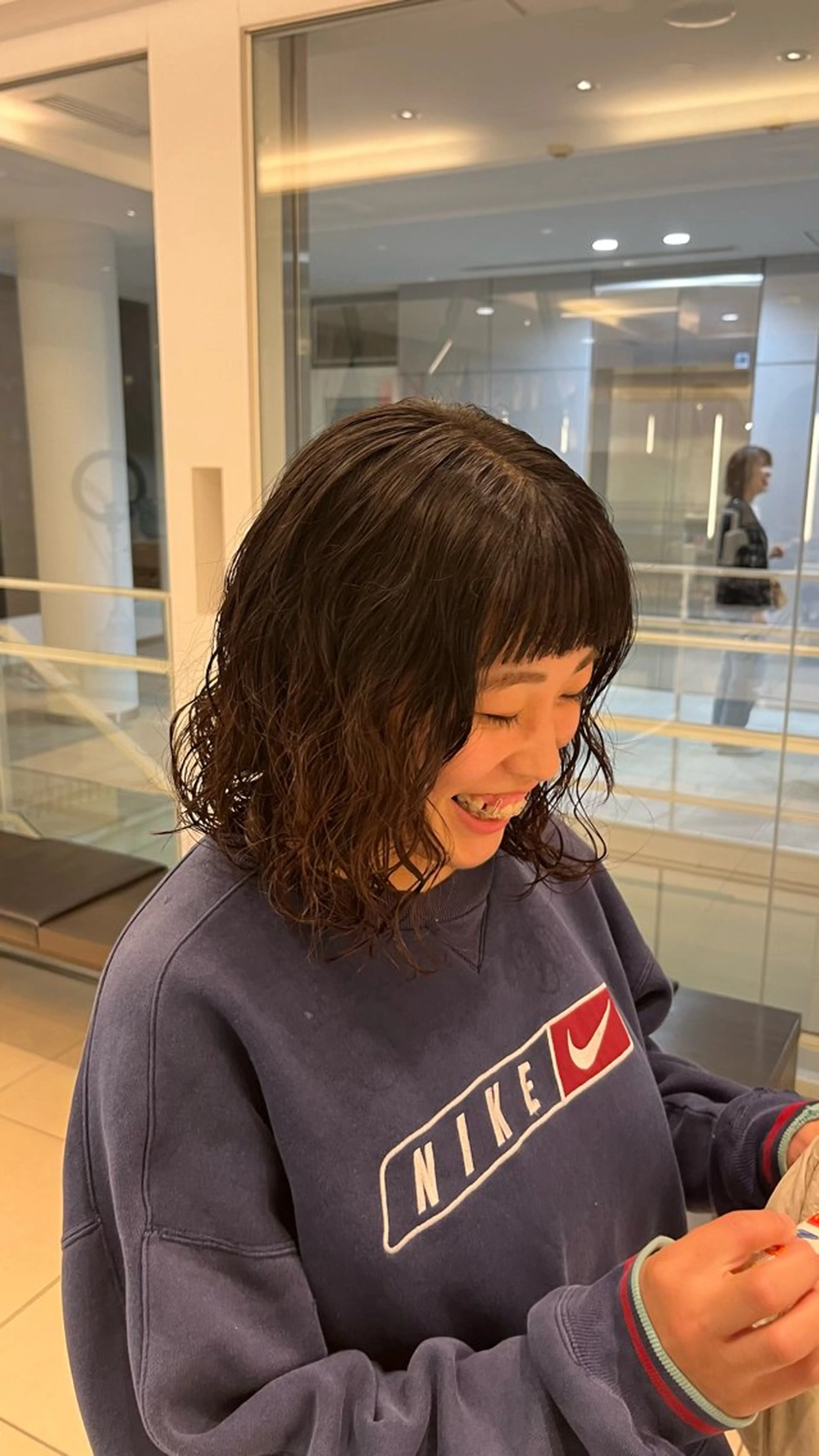 ミディアム パーマ 保坂 萌歌のヘアスタイル