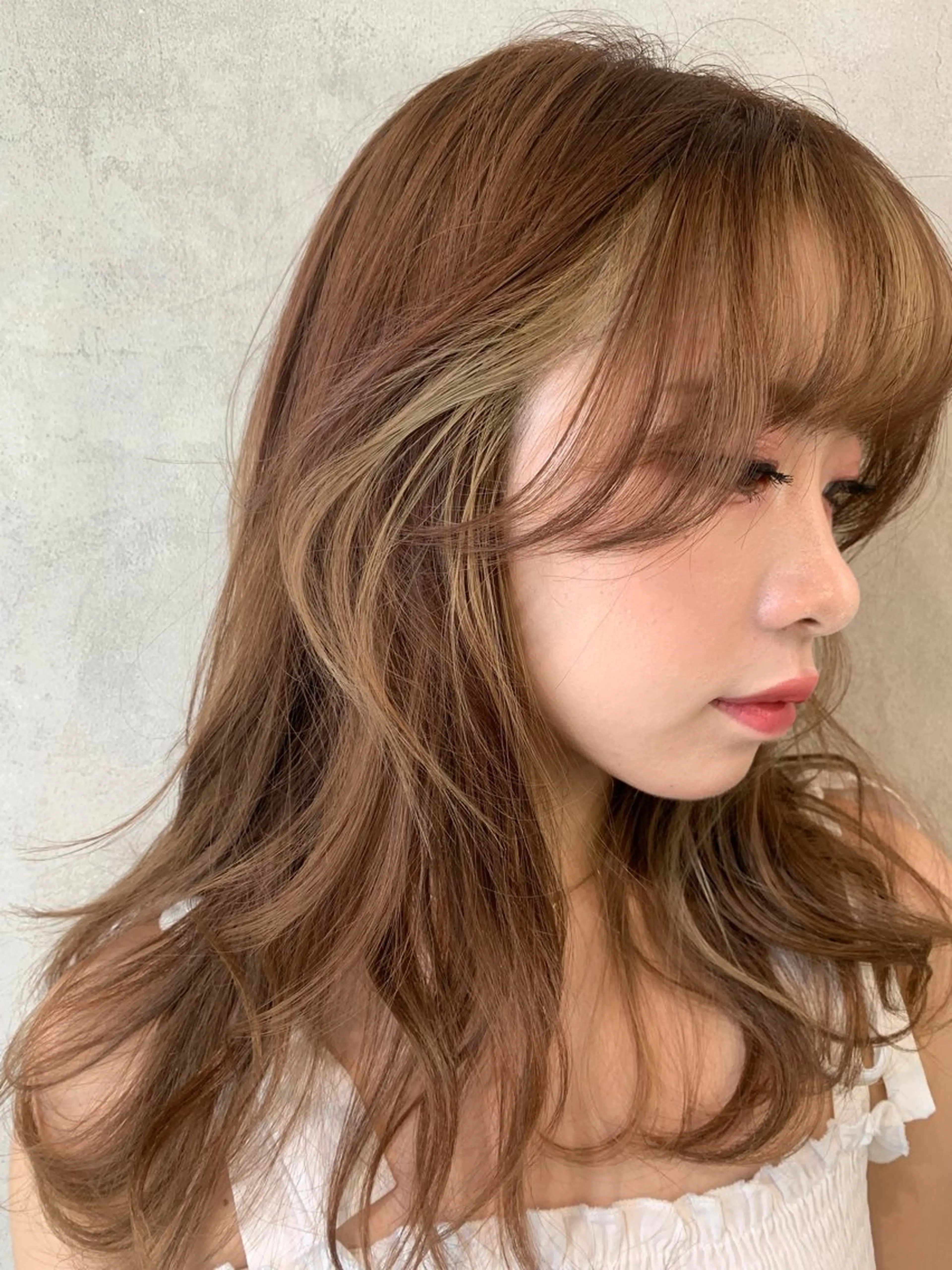 ロング カラー ミストバング  フェイスフレーミング 汐見 悠佑のヘアスタイル