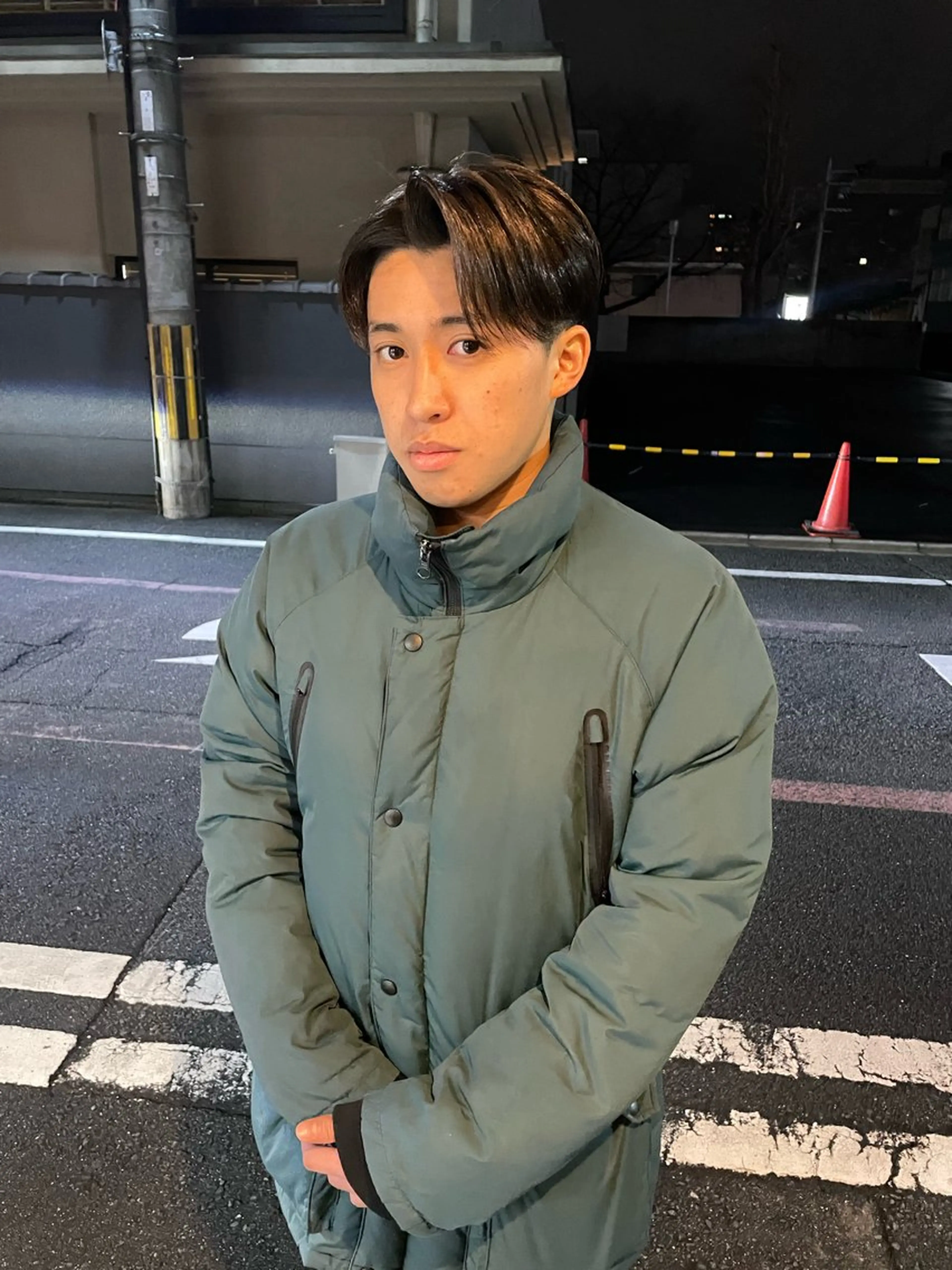 カラー メンズ センターパート メンズハイライト ハイライトカラー 縮毛矯正 マツダ レンのヘアスタイル