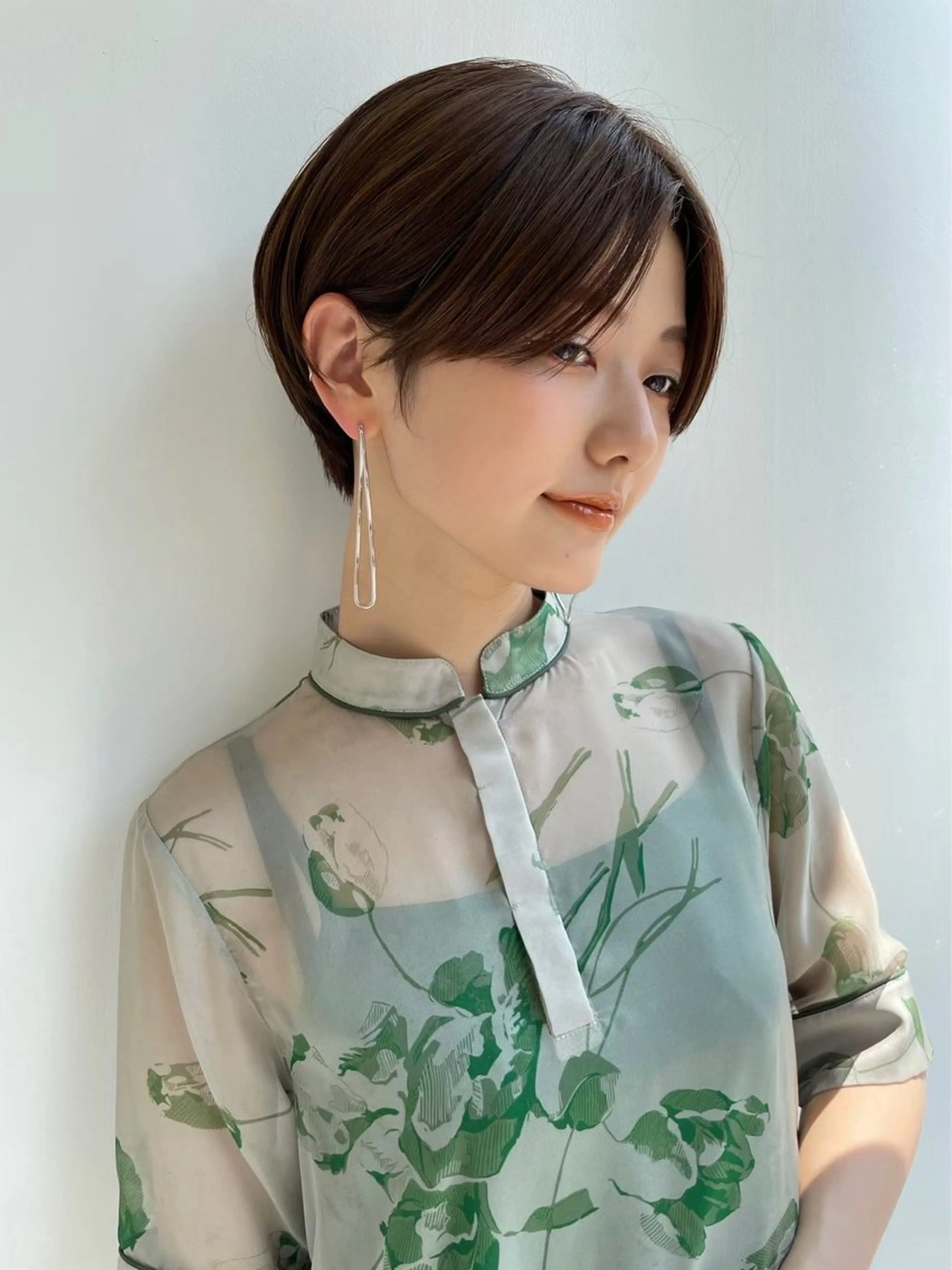 ショート 大島桃花 / 表参道 透明感カラーのヘアスタイル