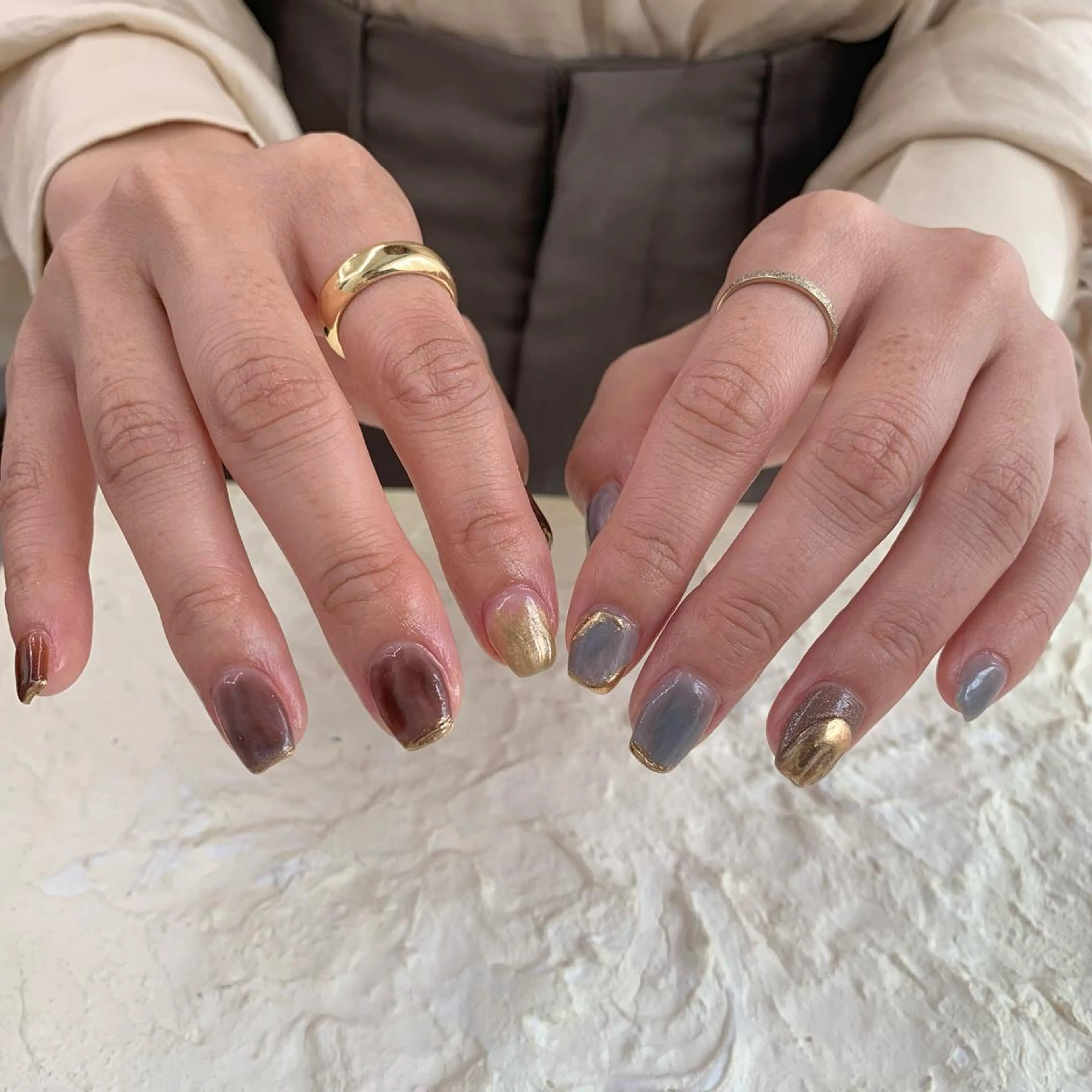 ネイル ブラウン マキノ ユイのネイルデザイン