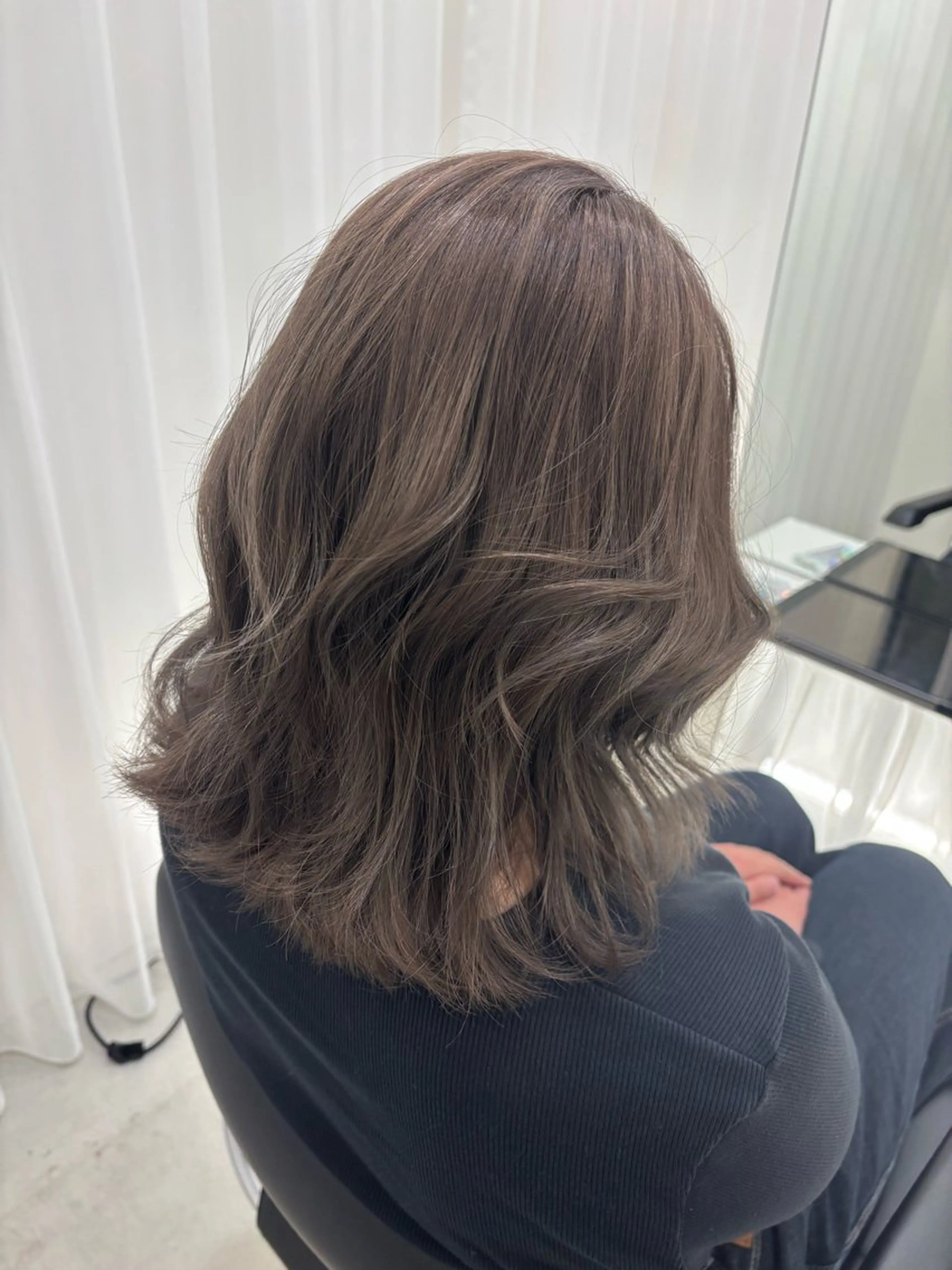 ミディアム 佐瀬 冬祈のヘアスタイル
