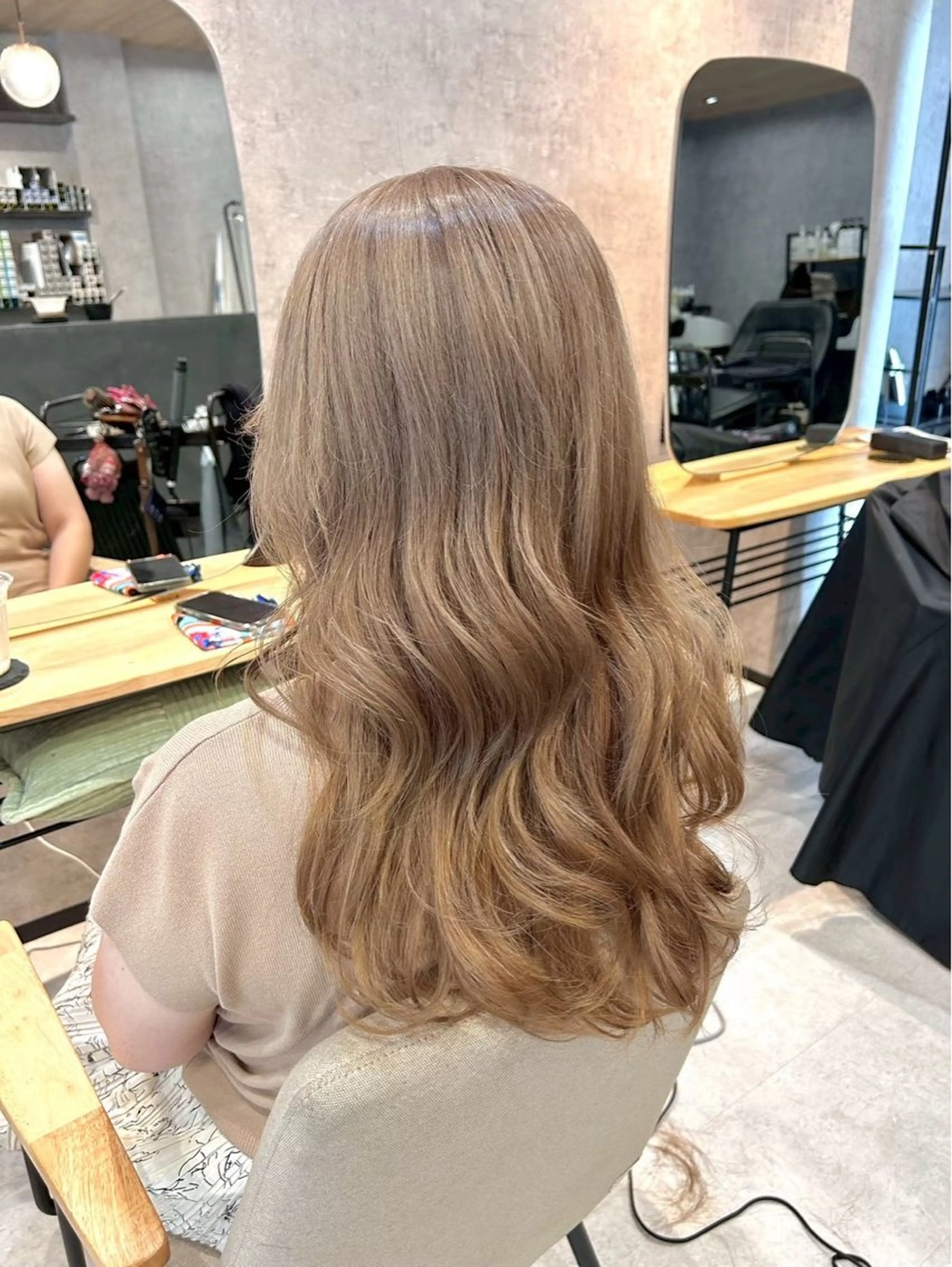 カラー HAILEY HONAMIのヘアスタイル