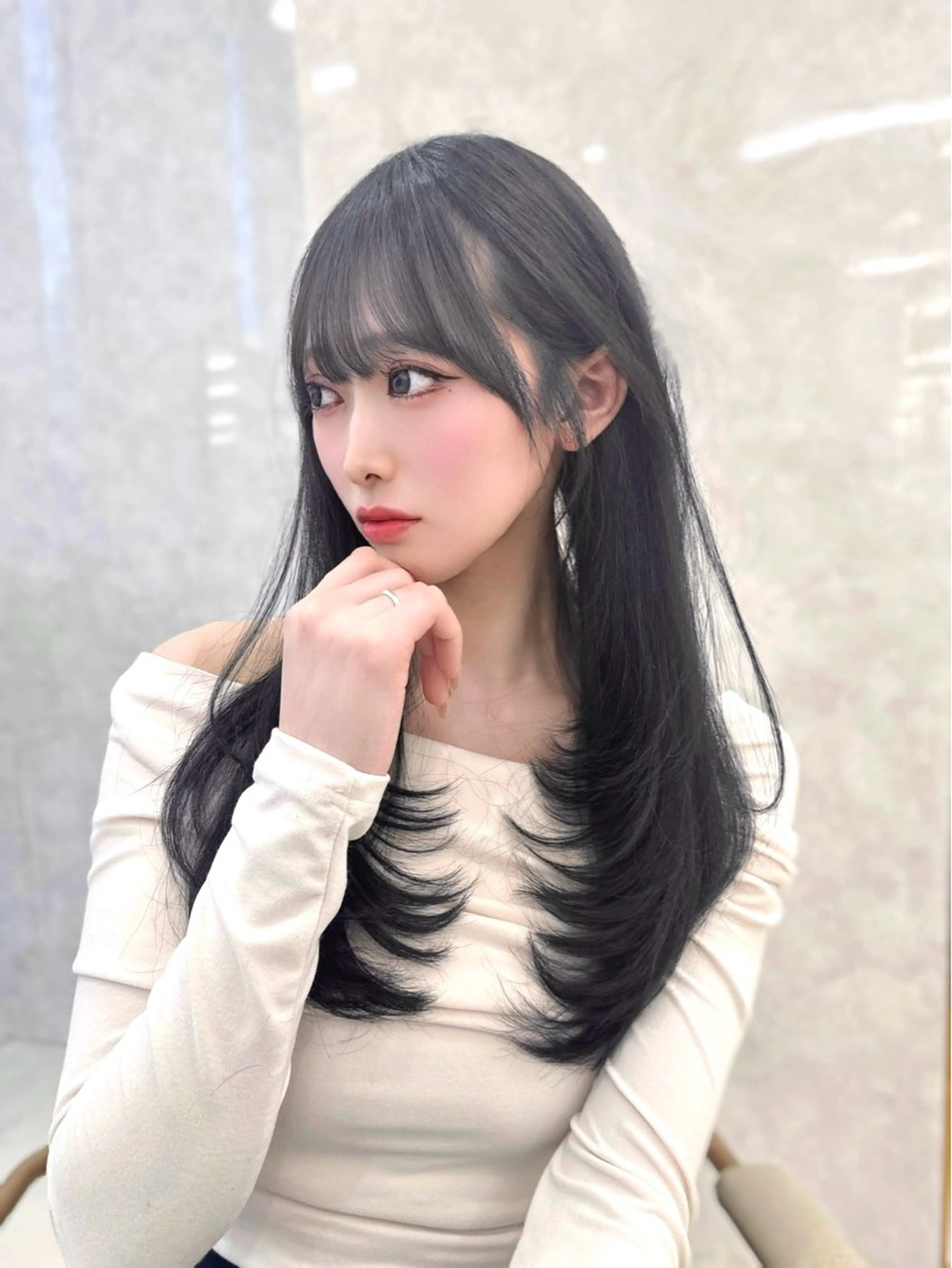 ロング 岡部 未咲希のヘアスタイル