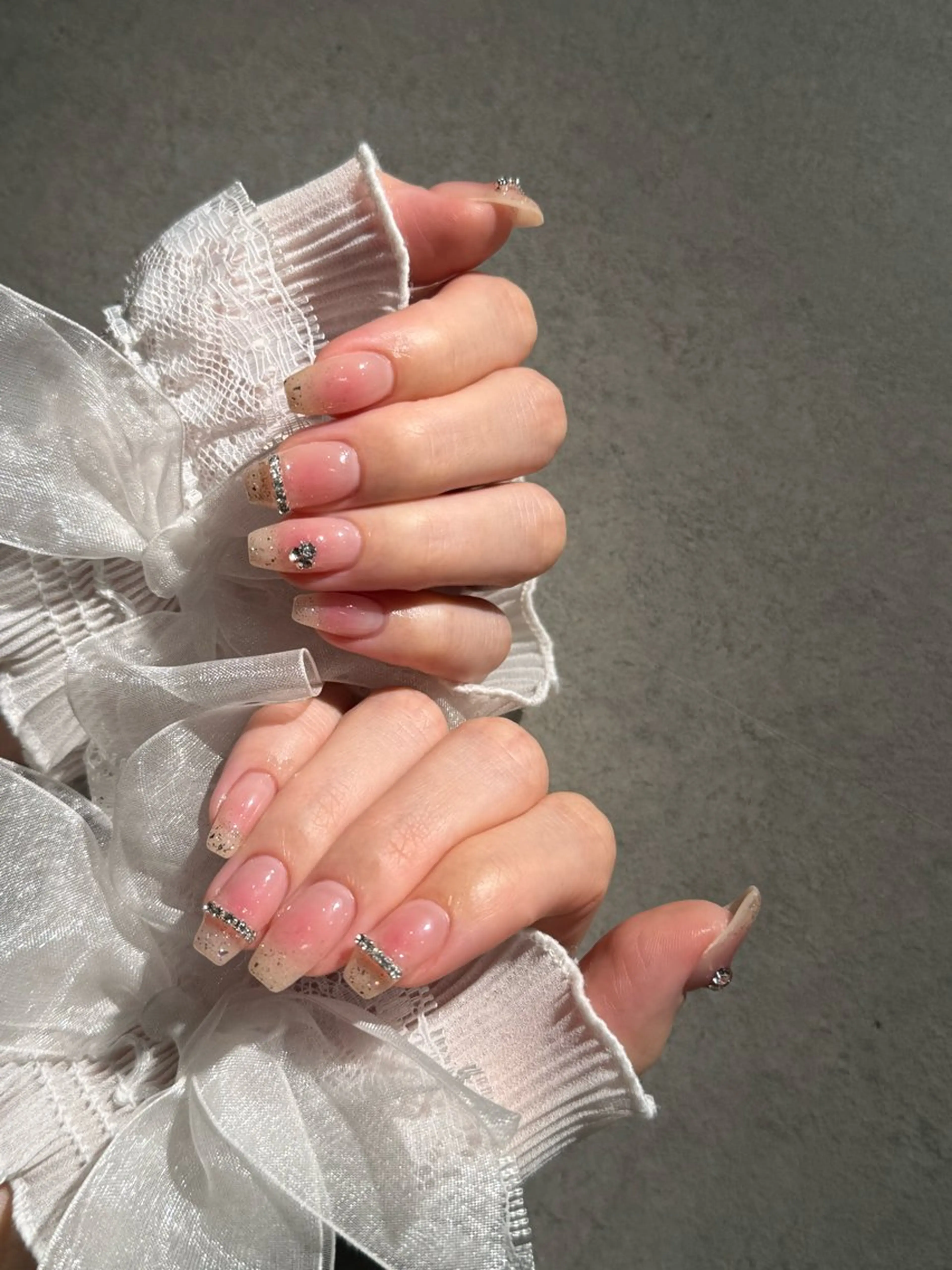 ネイル I-nailロング /ワンホン/キラキラのネイルデザイン