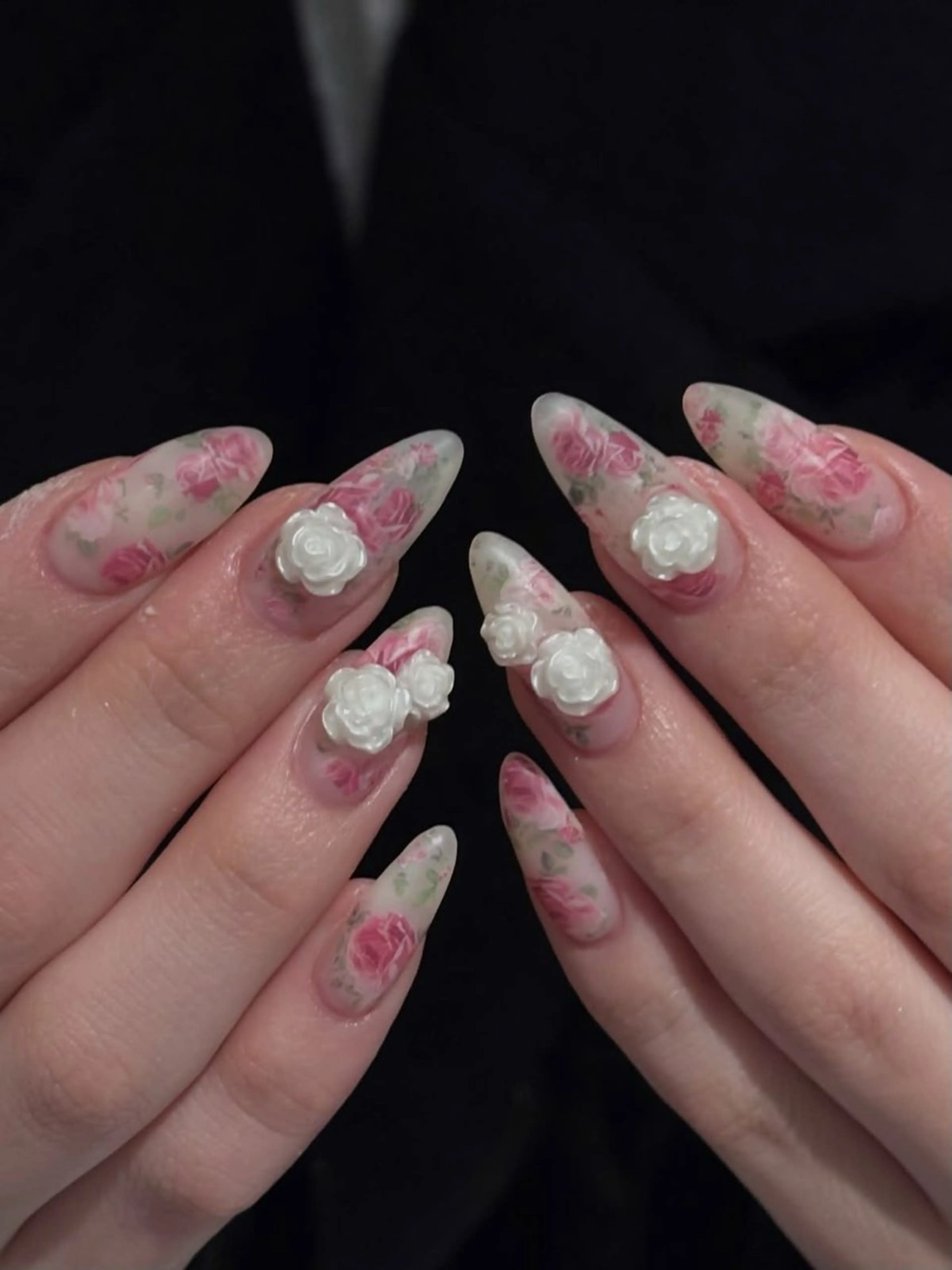 ネイル チークネイル 桜ネイル ドット フレンチネイル グラデーション ハンドネイル ハンドケア Nihonthy Nail 新宿のネイルデザイン