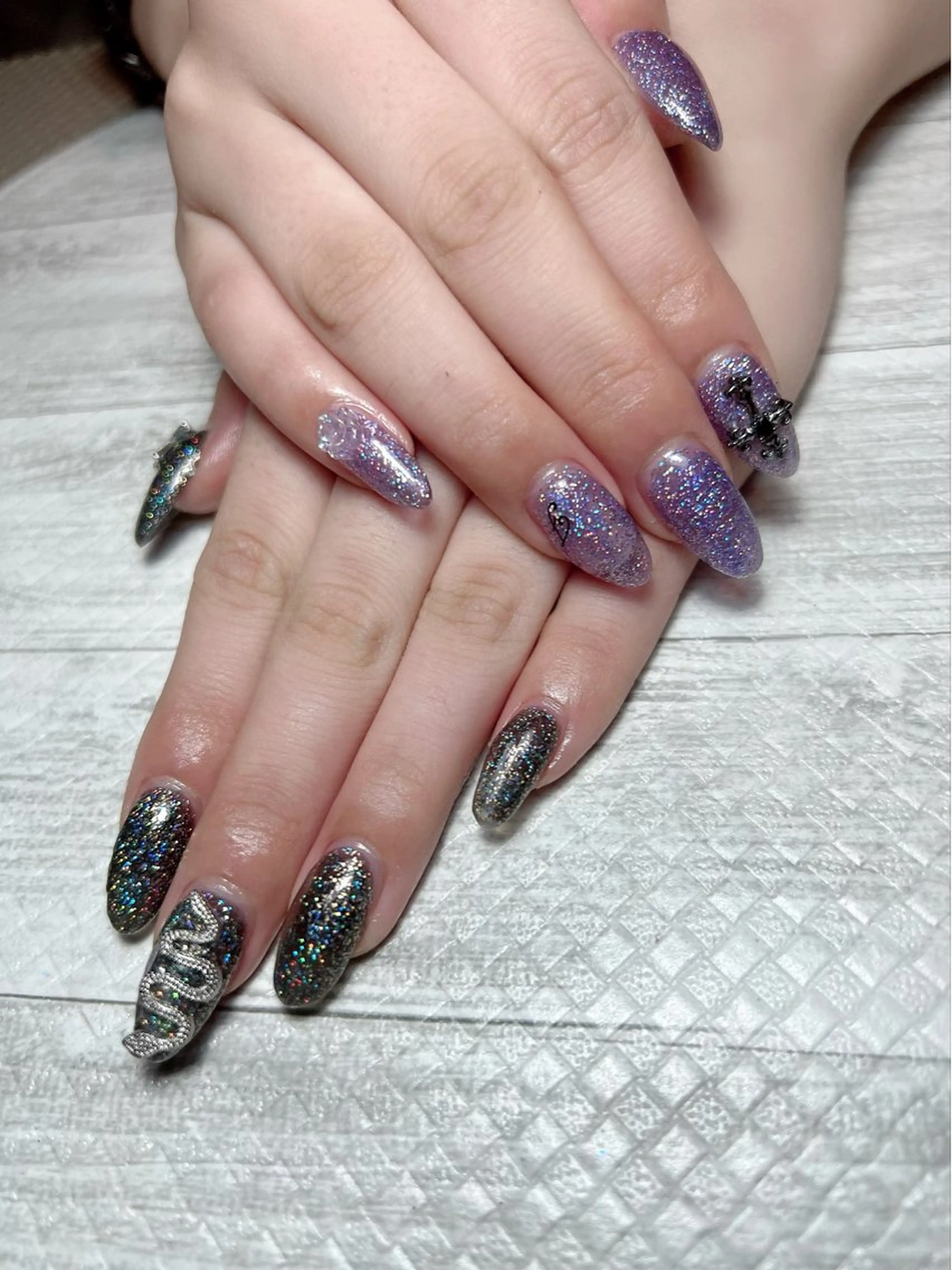 ネイル フットネイル ジェルネイル ラメ(グリッター) メンズネイル スカルプネイル ハンドネイル シェヌネイル JURAのネイルデザイン