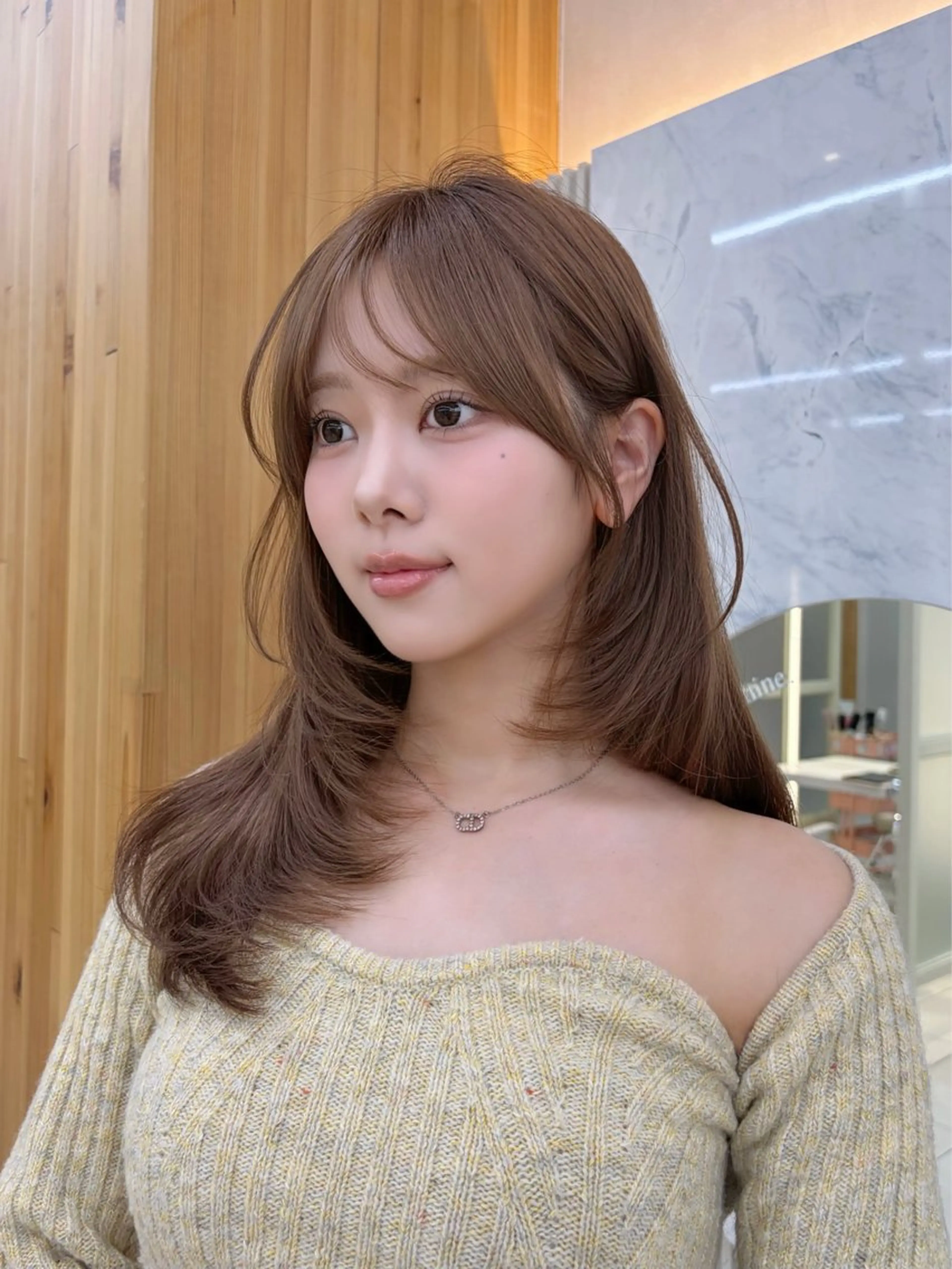 セミロング カット ヘアカラー トリートメント oto🤍×美髪× ゆるふわレイヤーのヘアスタイル